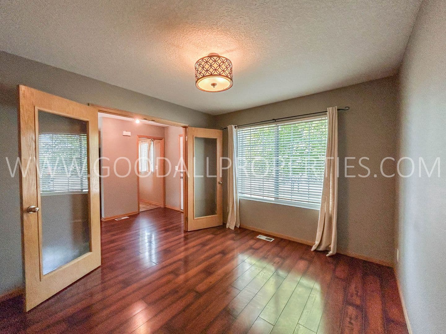 Waukee House: 335 SE Carefree Lane