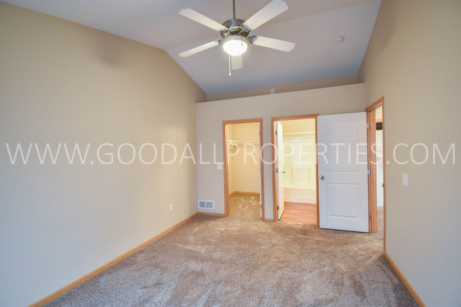 Urbandale Townhome: 15404 Townsend Avenue