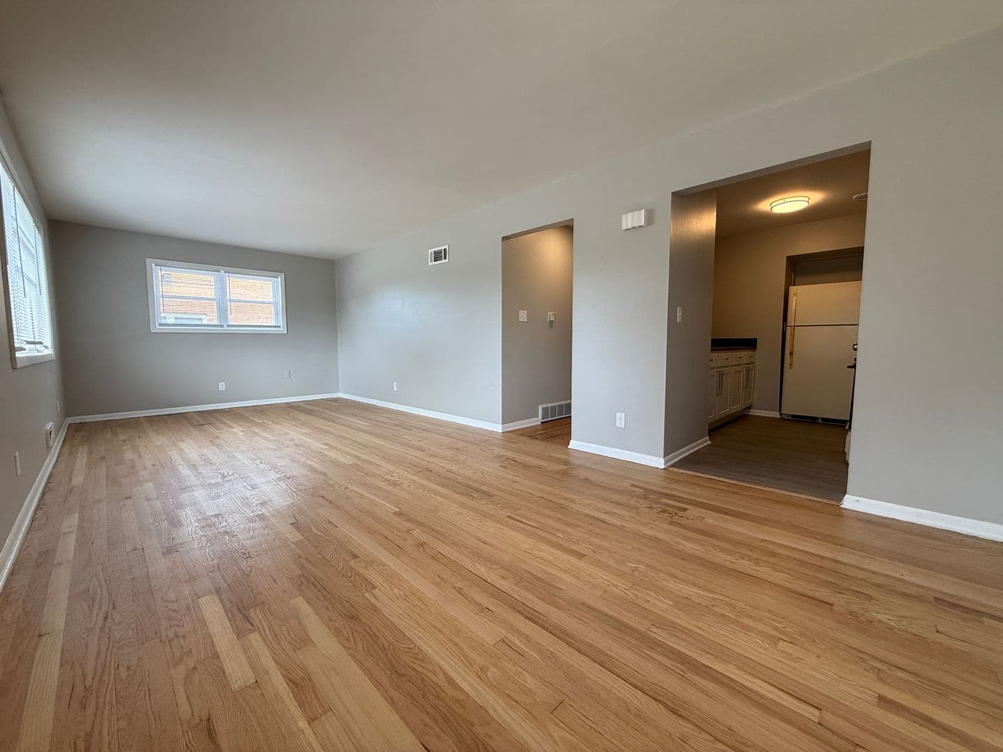 Milwaukee Apartment: 3879 N Humboldt Blvd