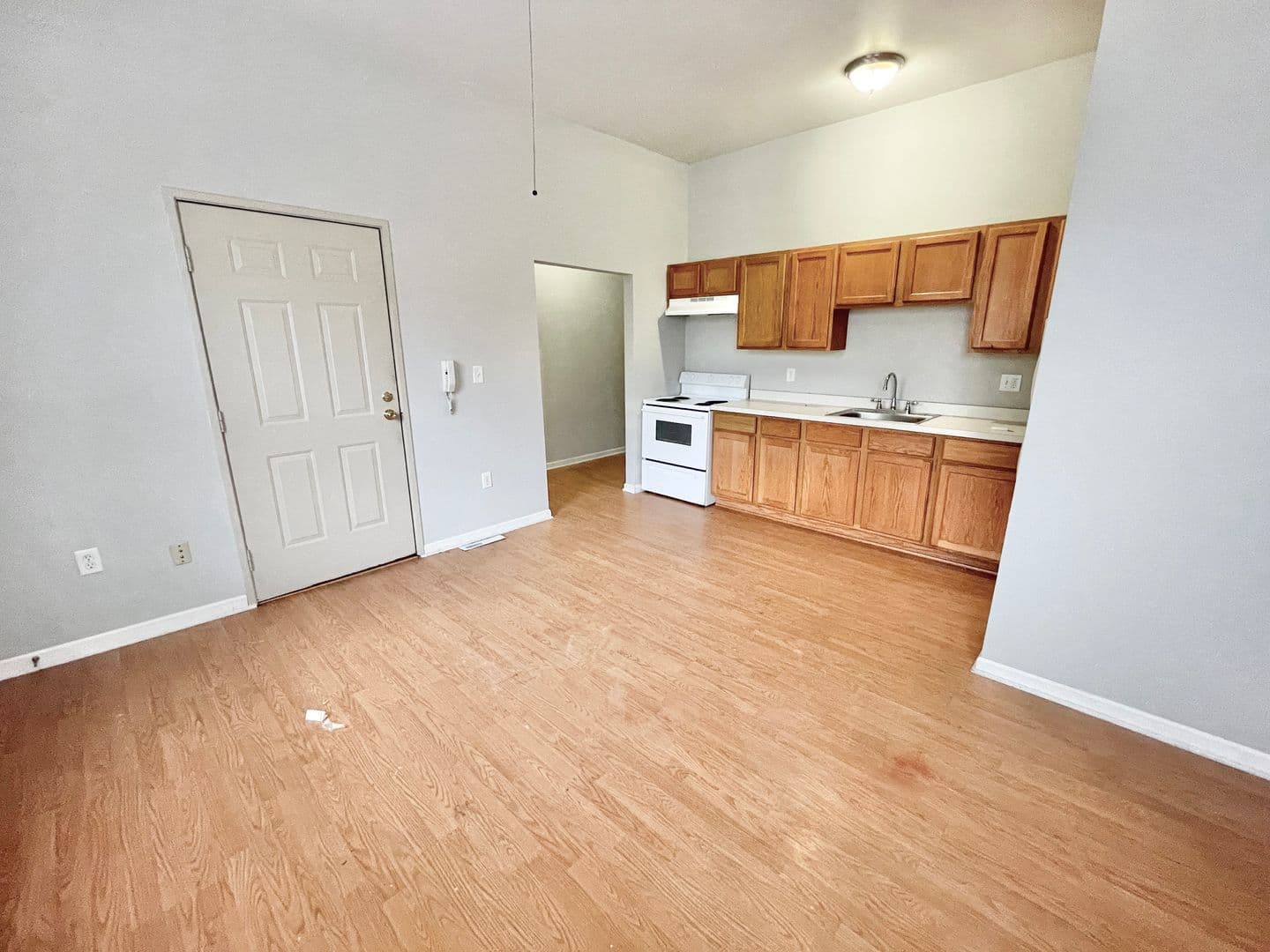 Milwaukee Apartment: 1718-34 E Lafayette Pl