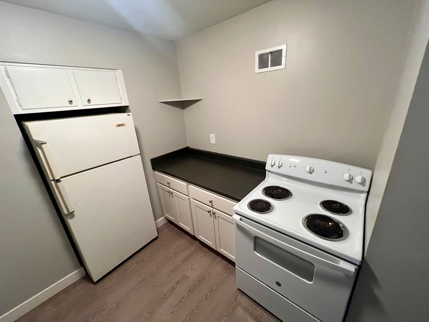 Milwaukee Apartment: 3879 N Humboldt Blvd