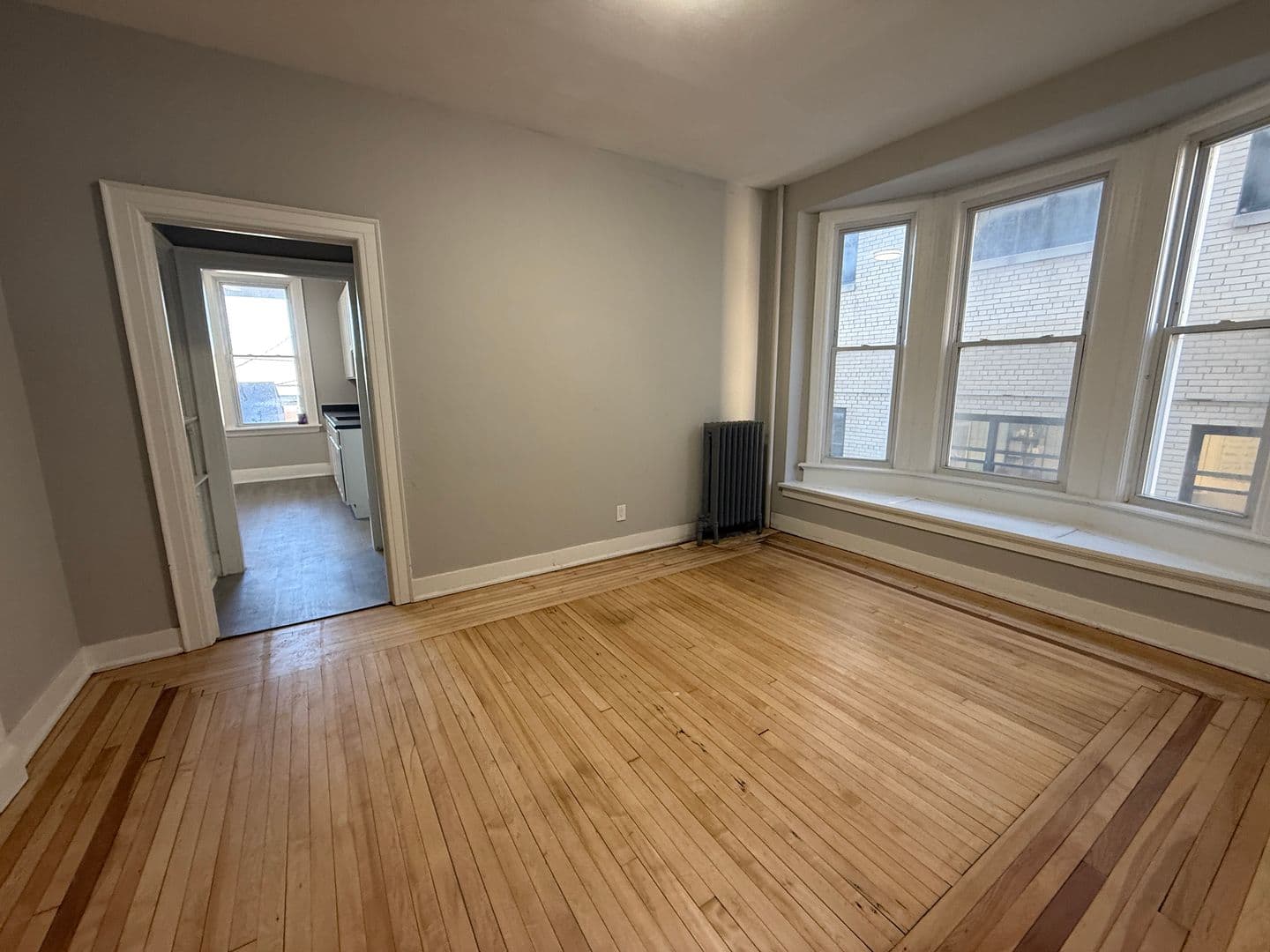 Milwaukee Apartment: 1227 N Milwaukee St