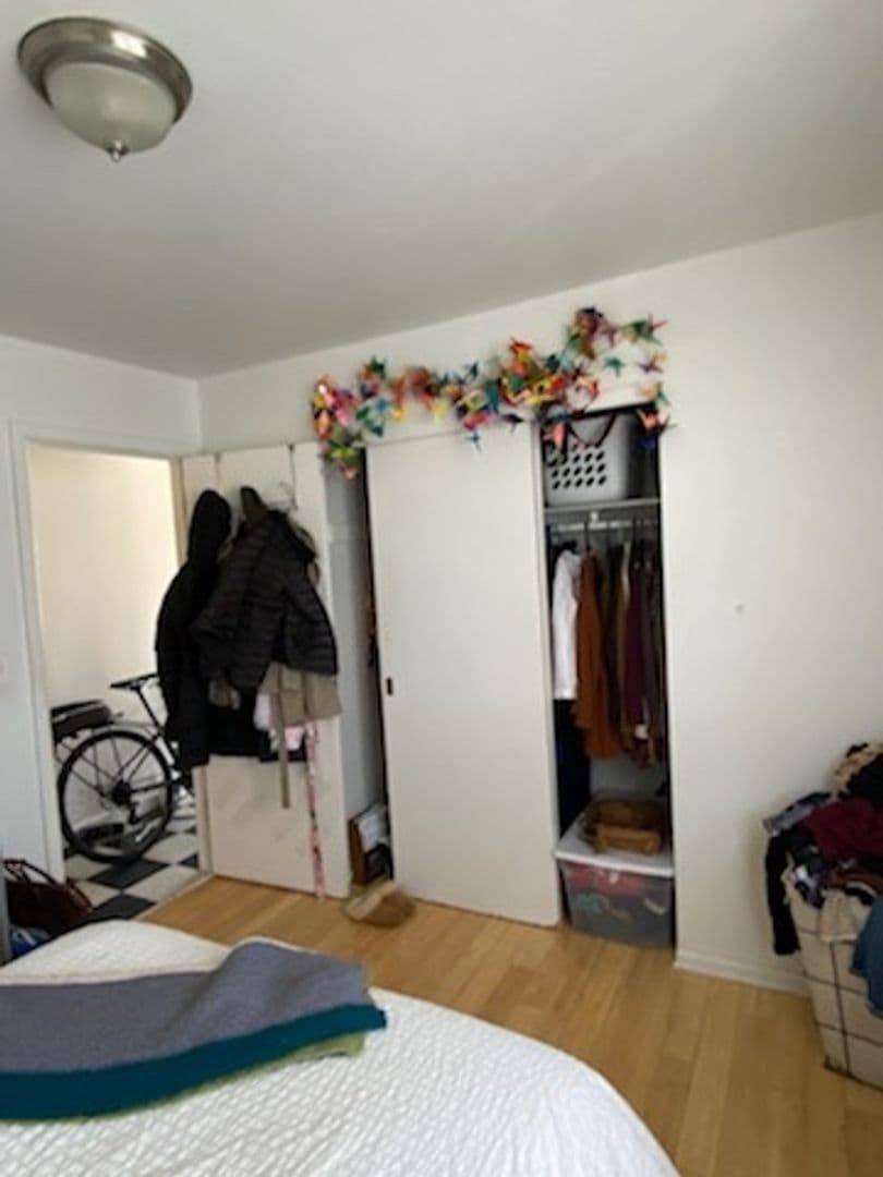 Milwaukee Apartment: 1004 E Pleasant St