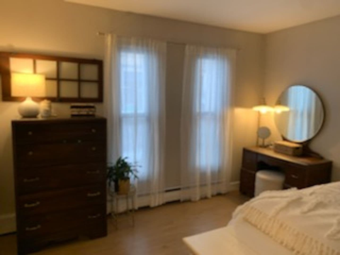 Milwaukee Apartment: 2019 N Farwell Ave