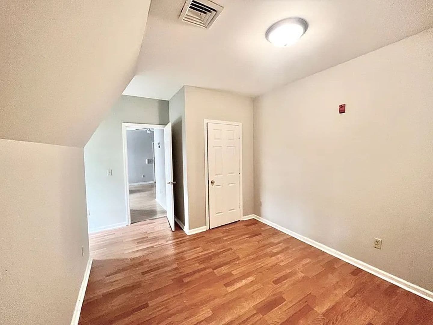 Milwaukee Apartment: 1718-34 E Lafayette Pl