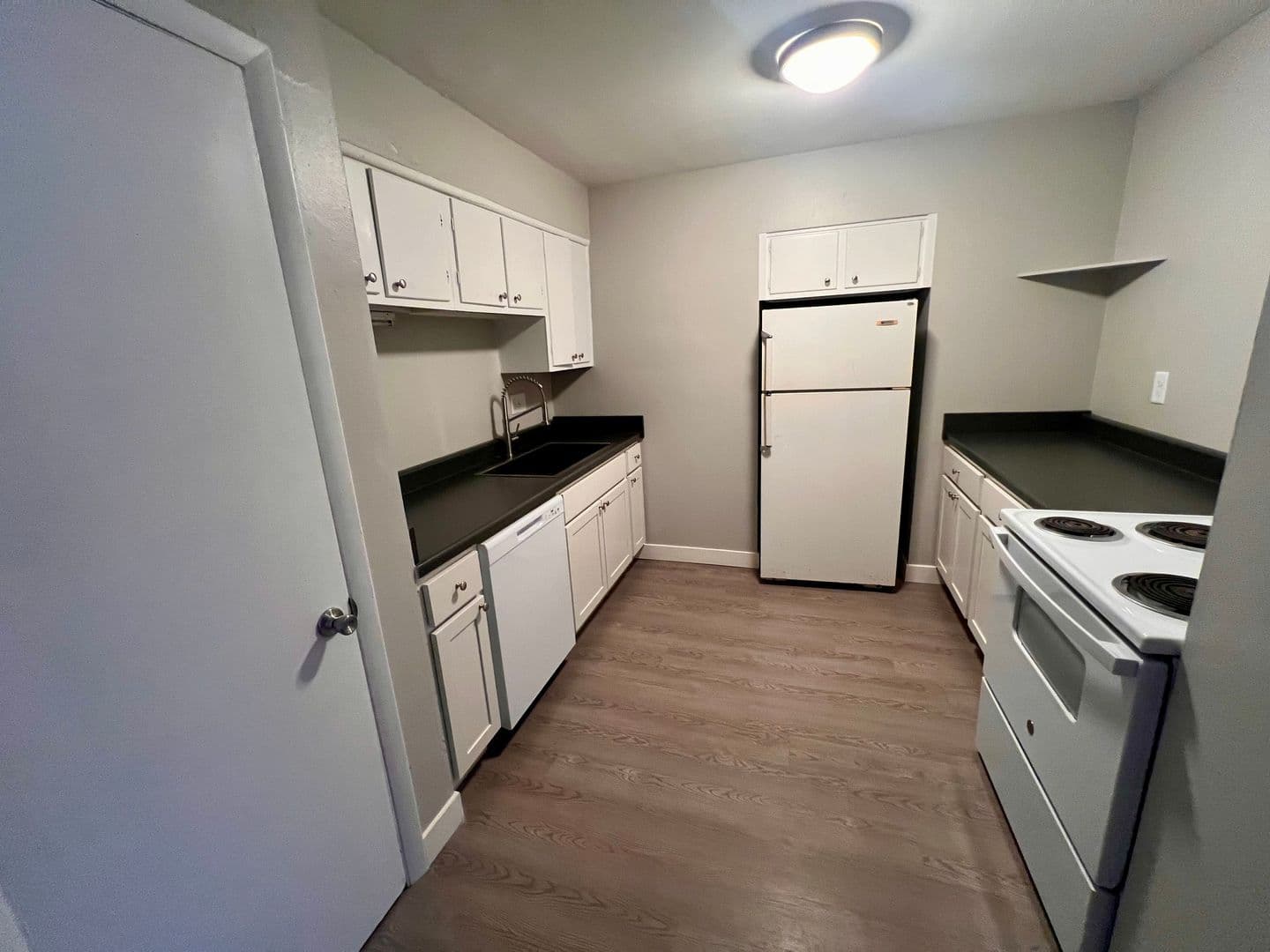 Milwaukee Apartment: 3879 N Humboldt Blvd