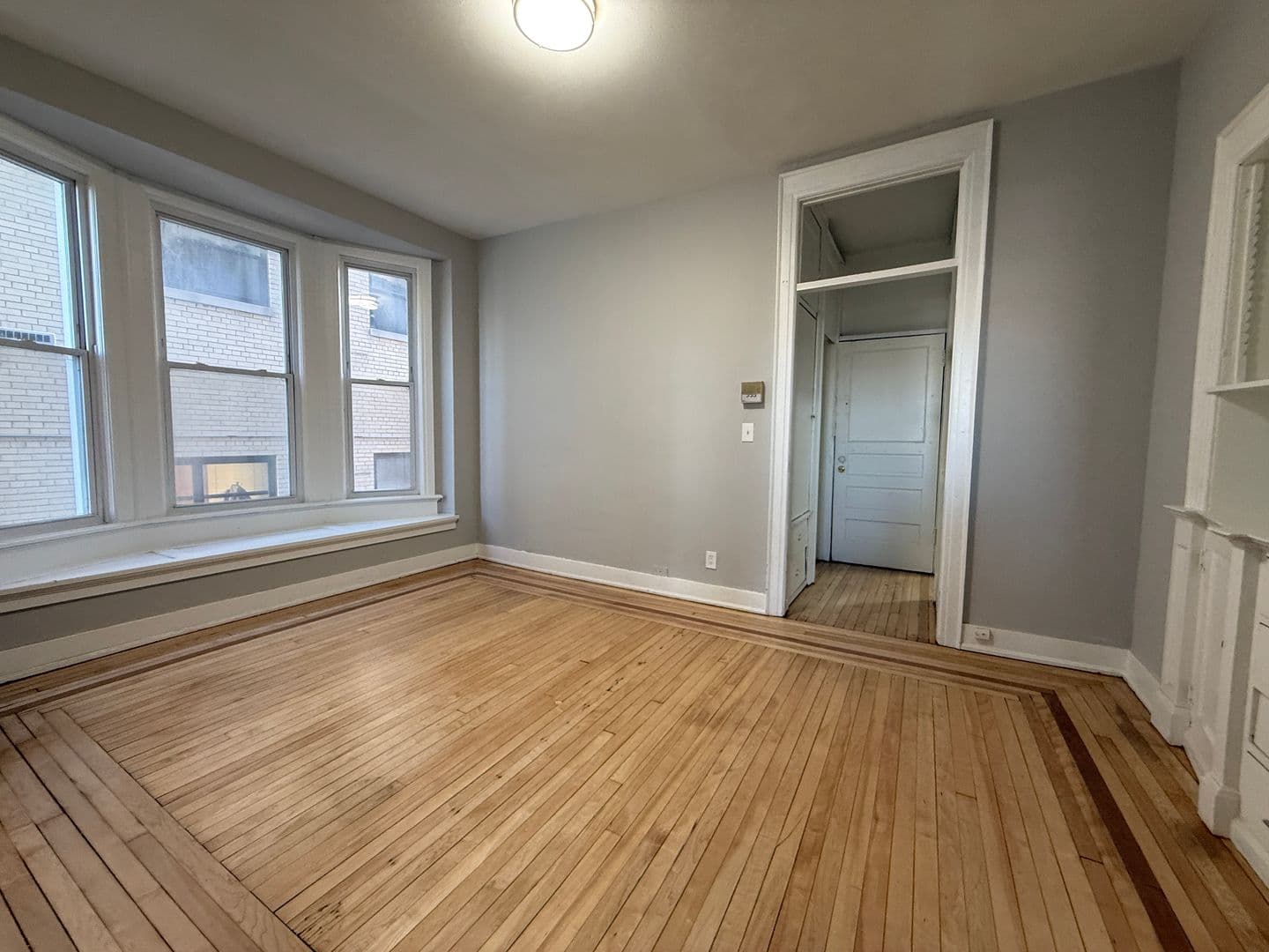 Milwaukee Apartment: 1227 N Milwaukee St