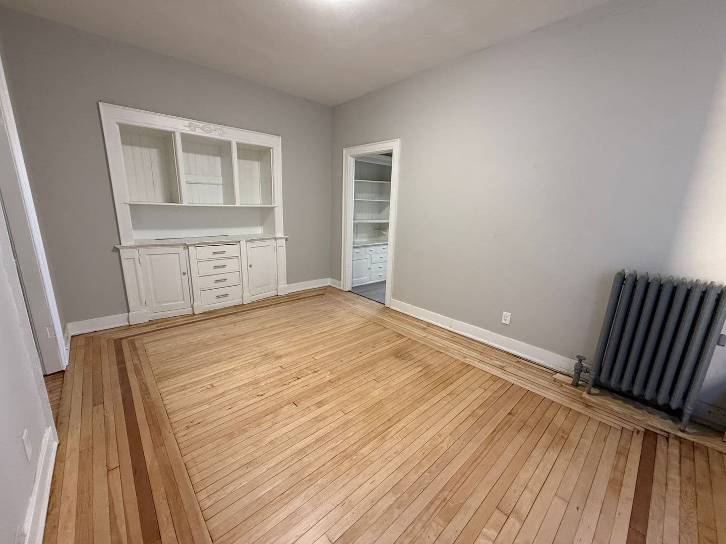 Milwaukee Apartment: 1227 N Milwaukee St