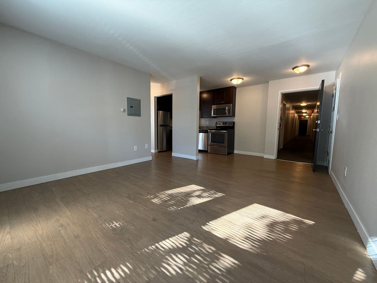 Milwaukee Apartment: 2019 N Farwell Ave