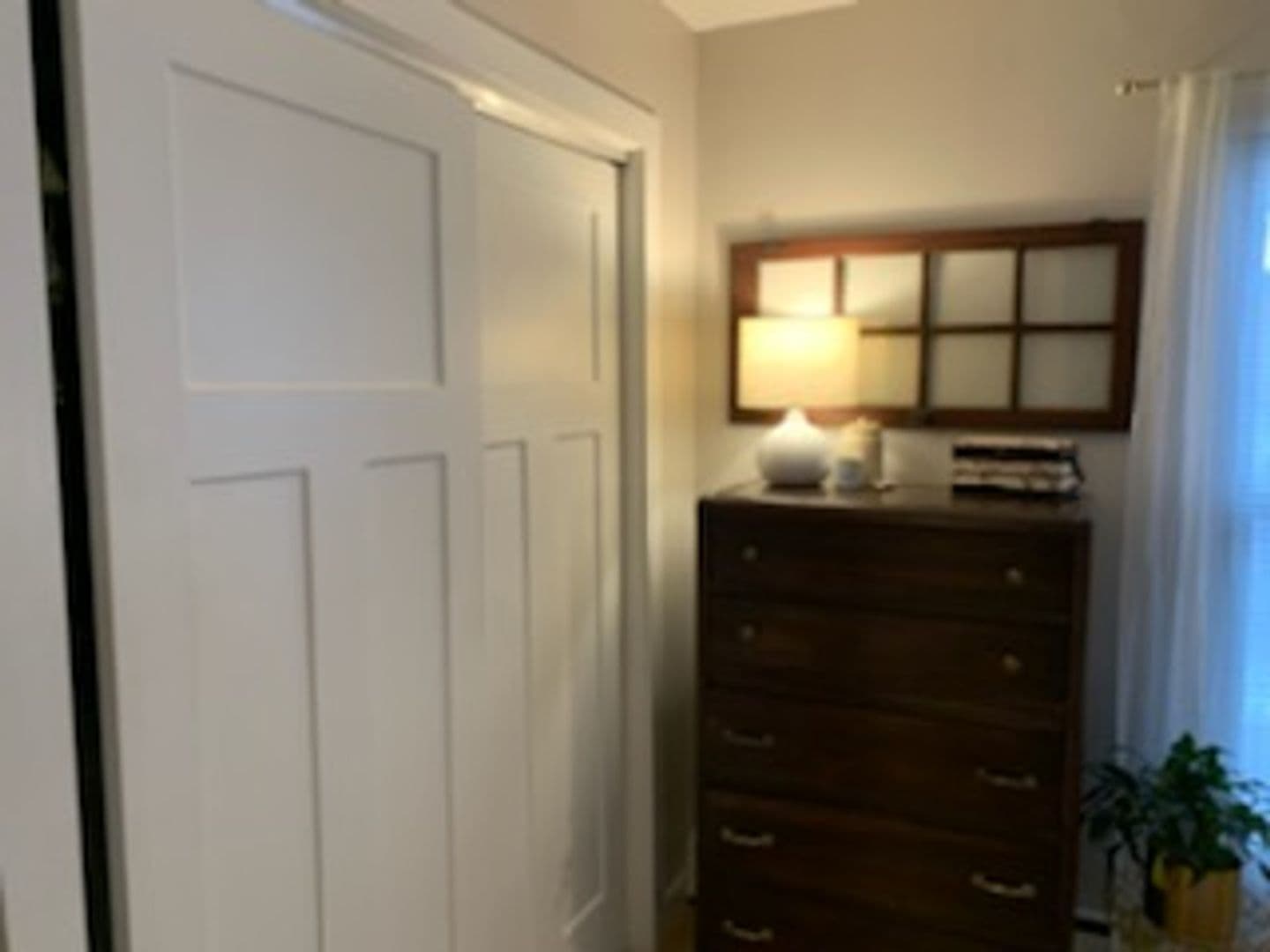 Milwaukee Apartment: 2019 N Farwell Ave