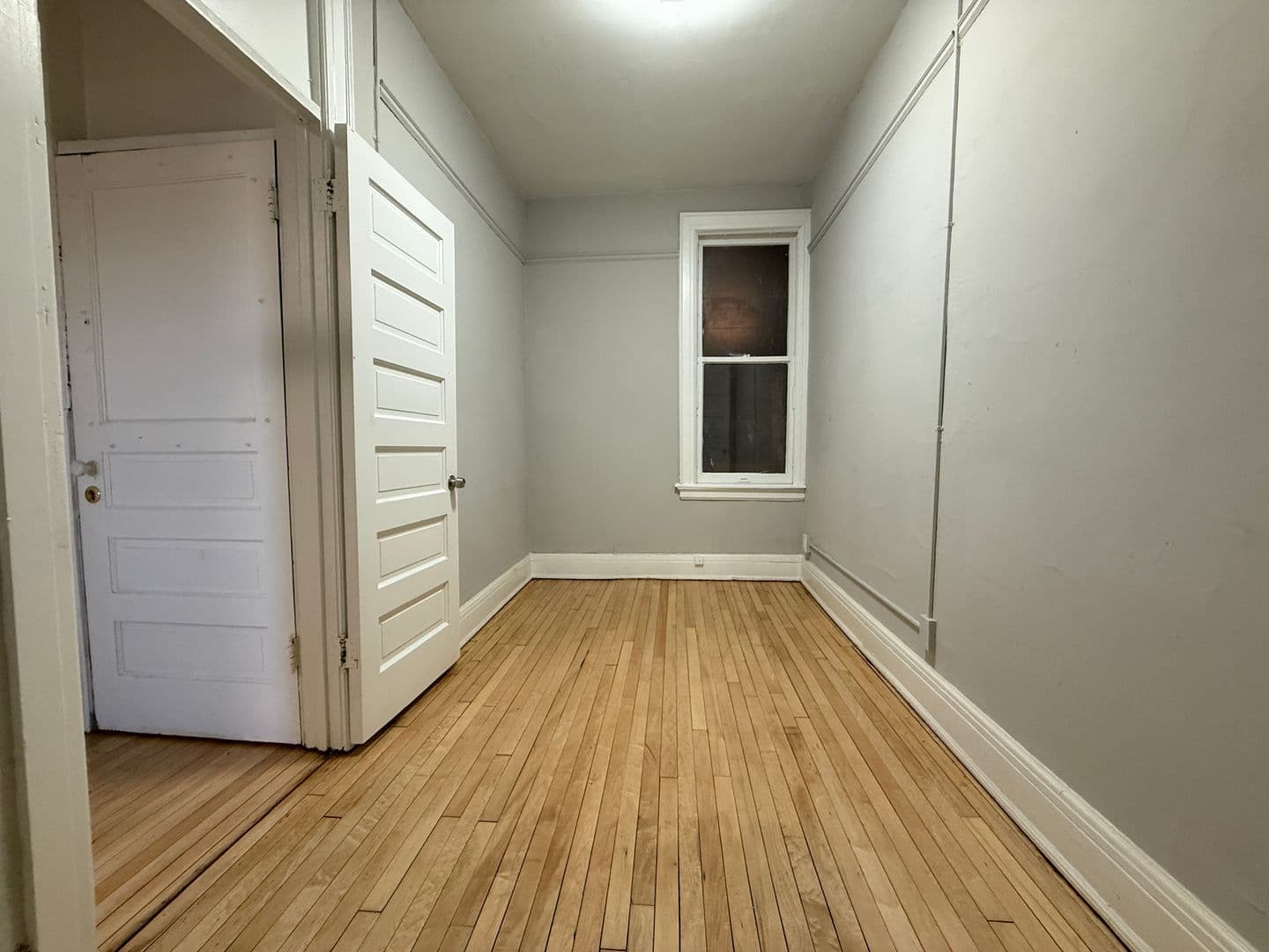 Milwaukee Apartment: 1227 N Milwaukee St