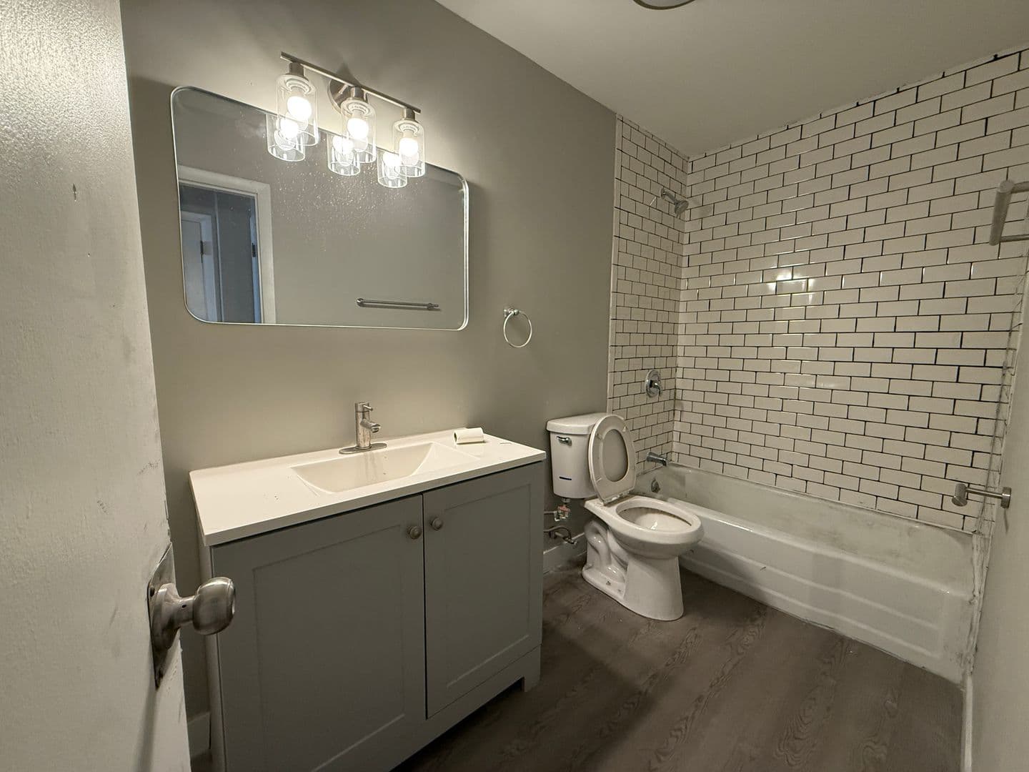 Milwaukee Apartment: 3885 N Humboldt Blvd