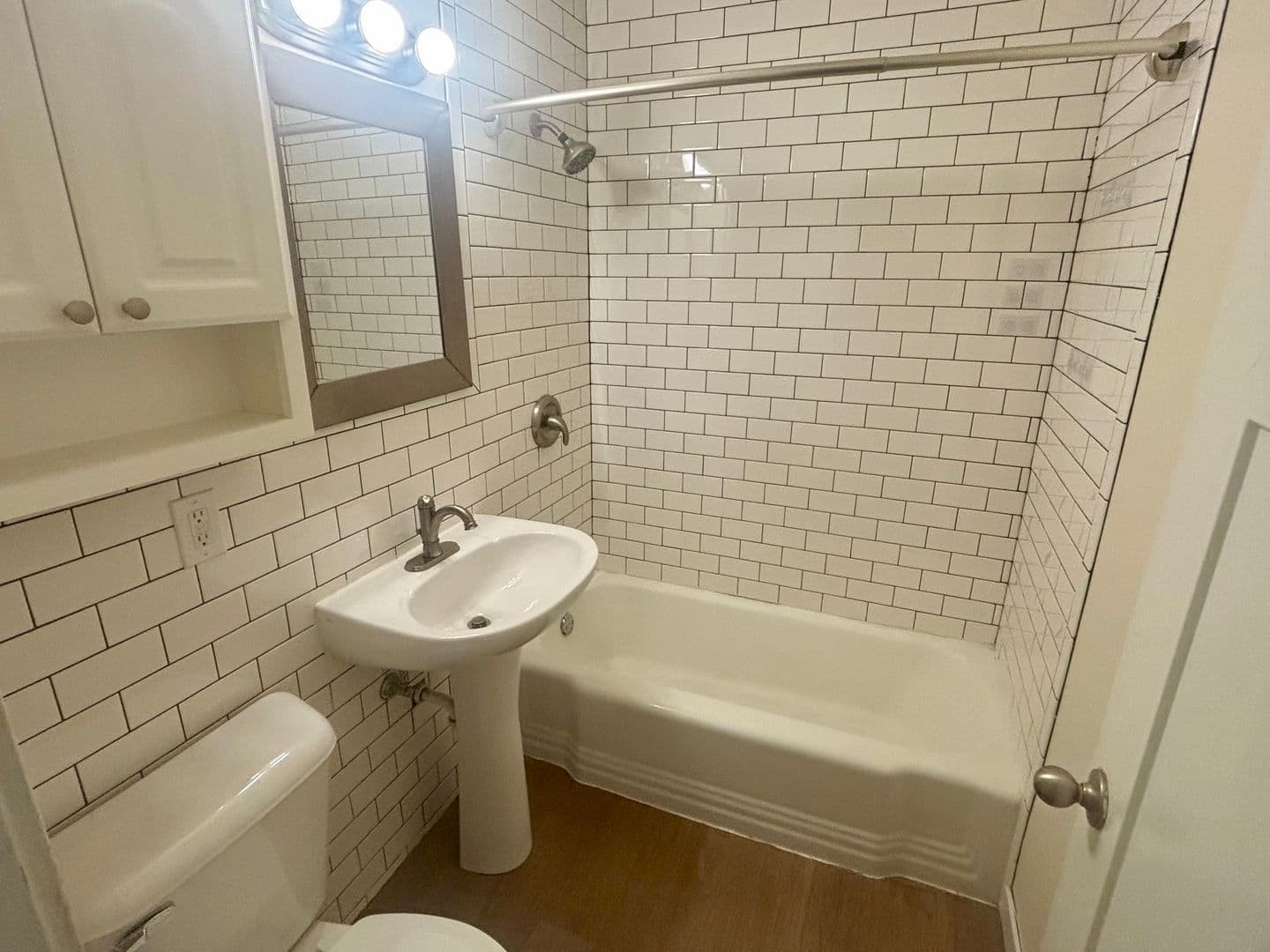 Milwaukee Apartment: 1639 N Farwell Ave