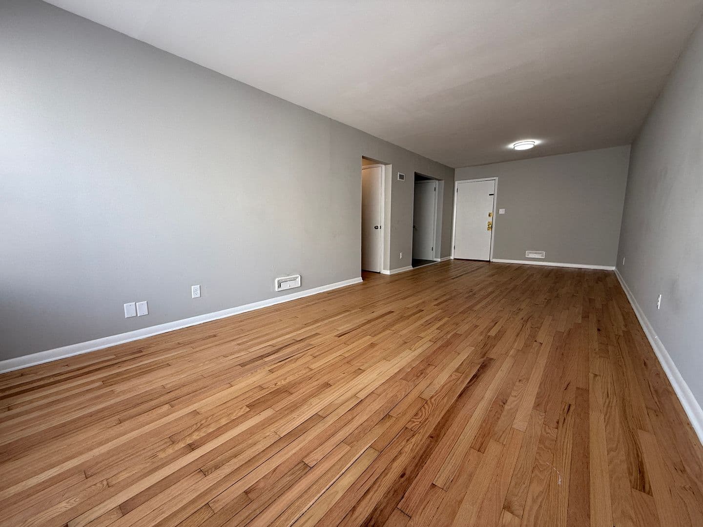 Milwaukee Apartment: 3885 N Humboldt Blvd