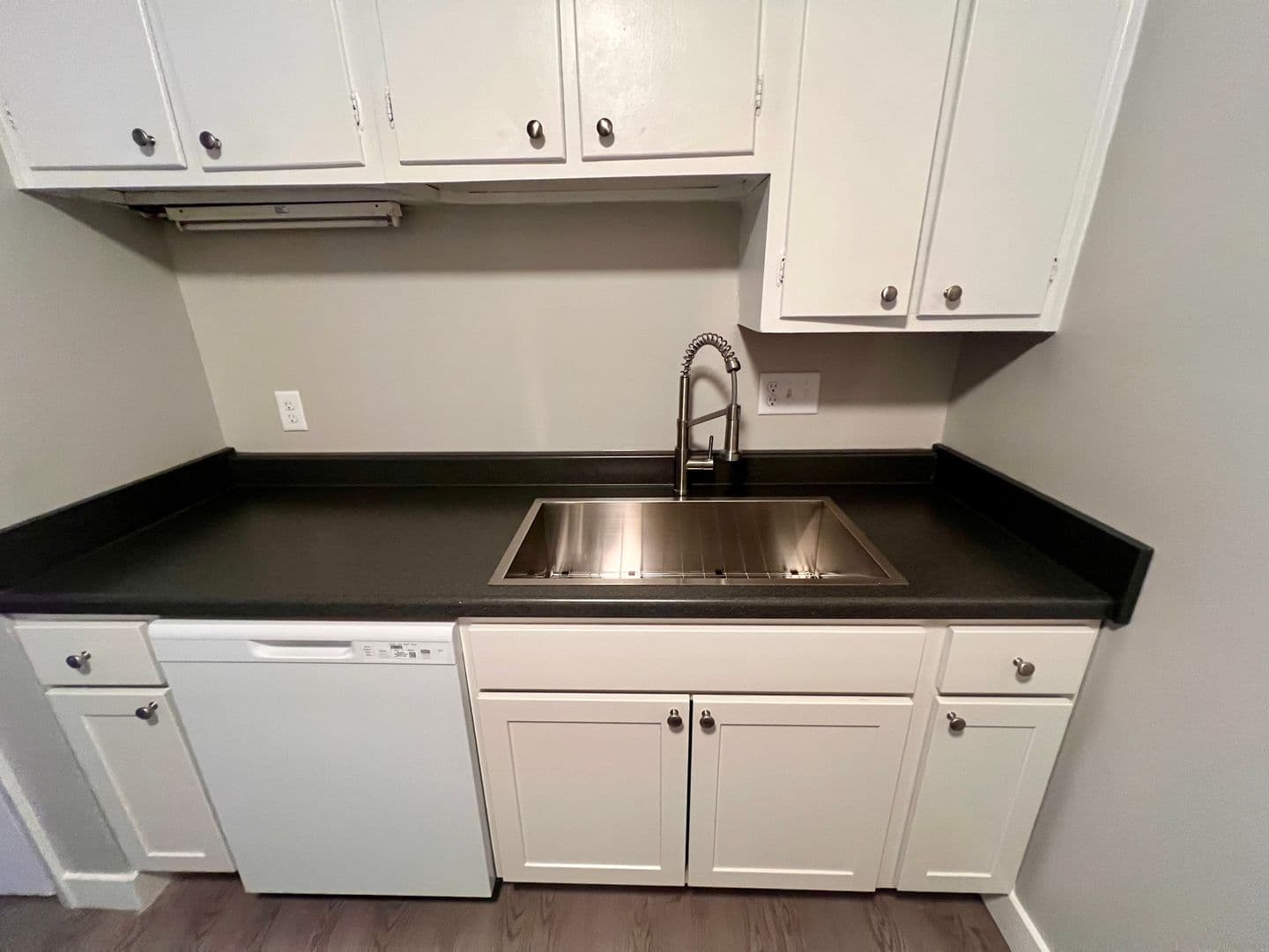 Milwaukee Apartment: 3879 N Humboldt Blvd