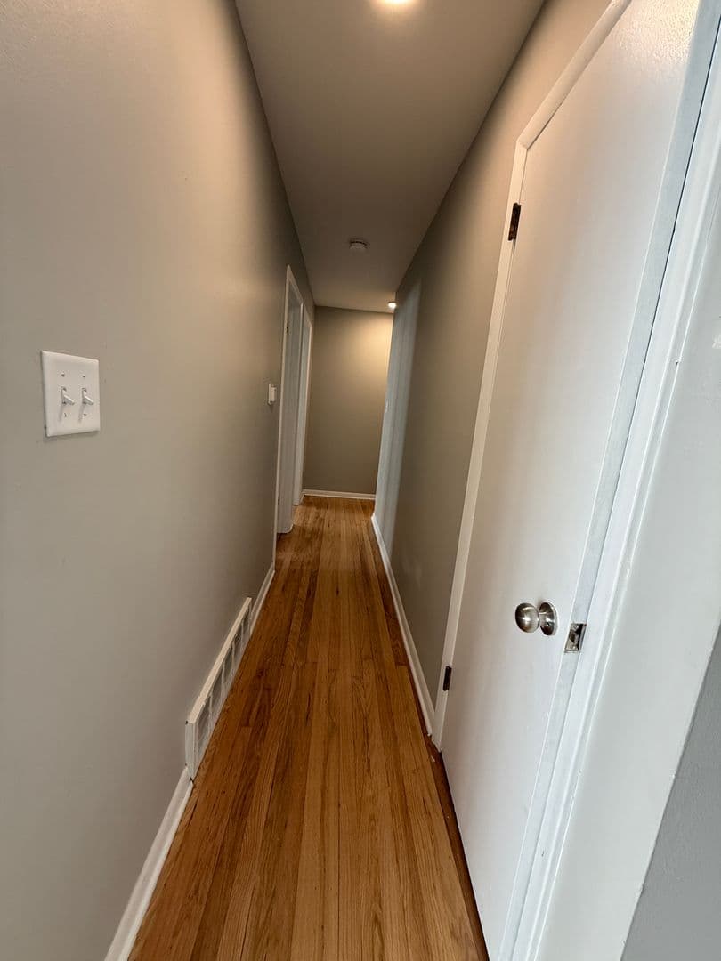 Milwaukee Apartment: 3885 N Humboldt Blvd