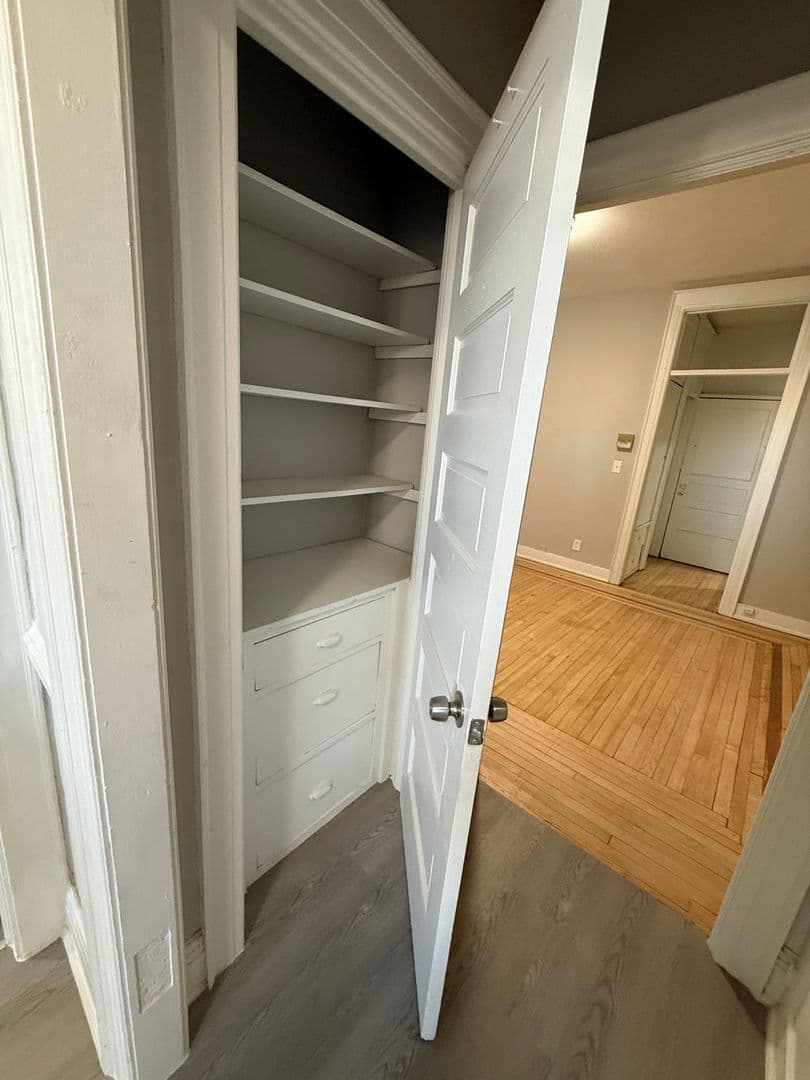 Milwaukee Apartment: 1227 N Milwaukee St