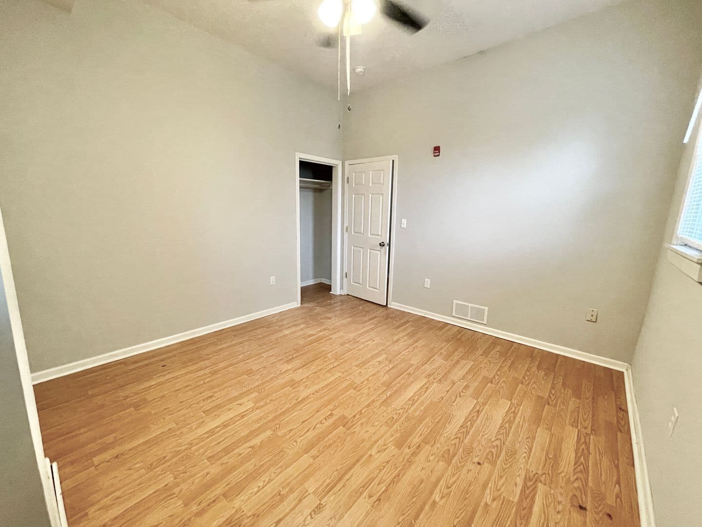 Milwaukee Apartment: 1718-34 E Lafayette Pl