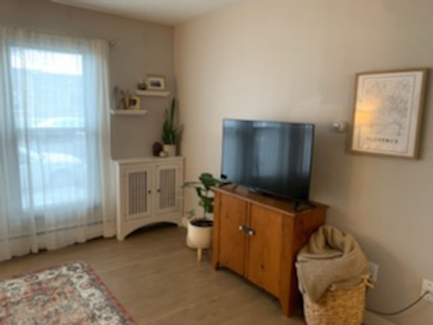 Milwaukee Apartment: 2019 N Farwell Ave