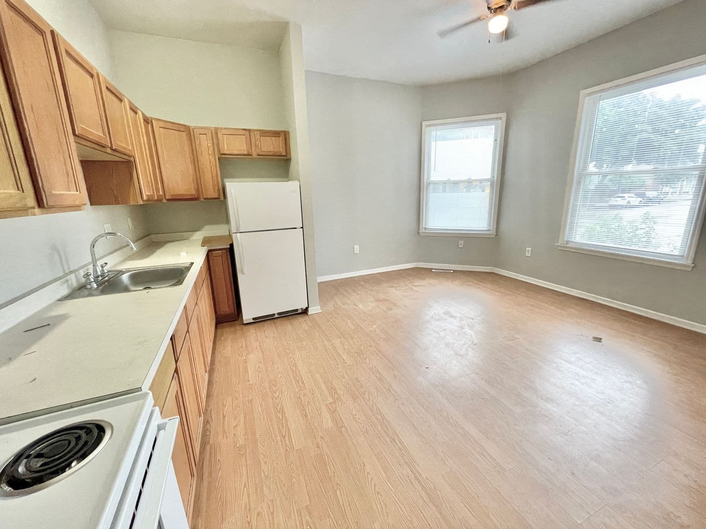Milwaukee Apartment: 1718-34 E Lafayette Pl
