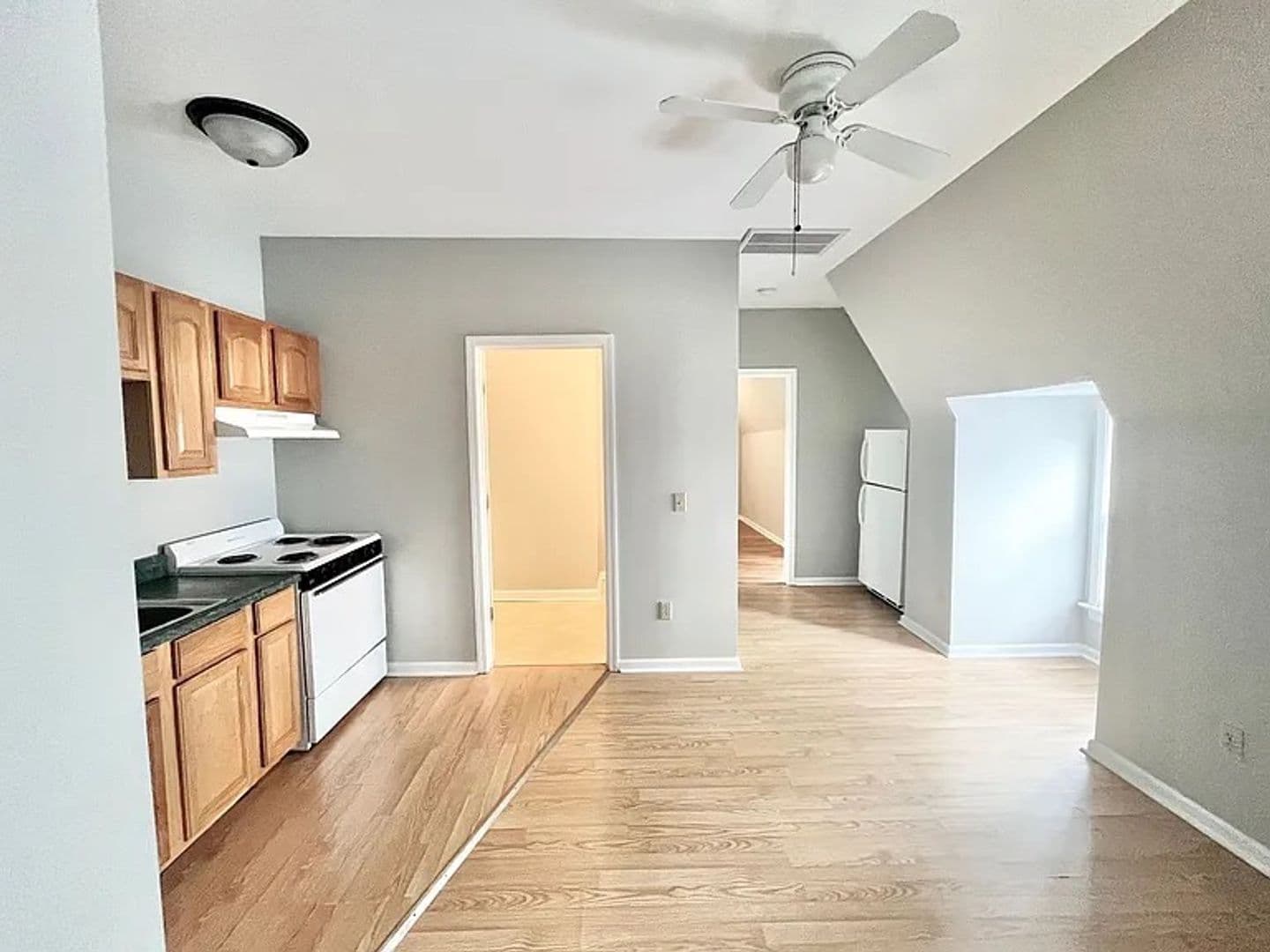 Milwaukee Apartment: 1718-34 E Lafayette Pl