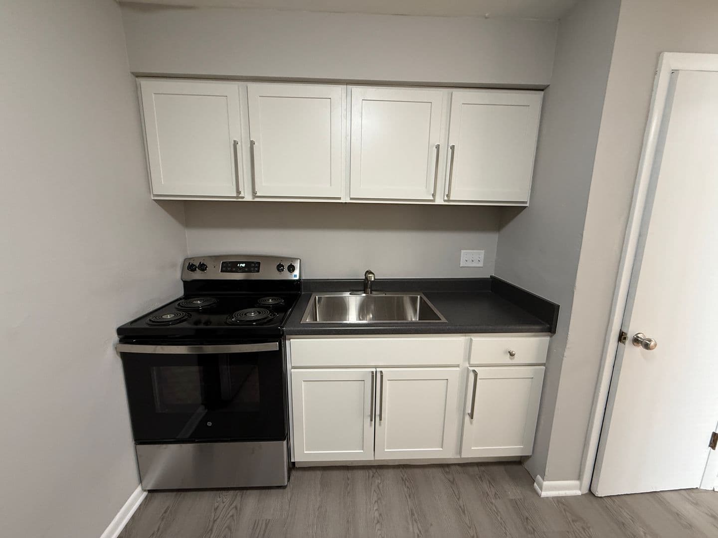 Milwaukee Apartment: 3885 N Humboldt Blvd