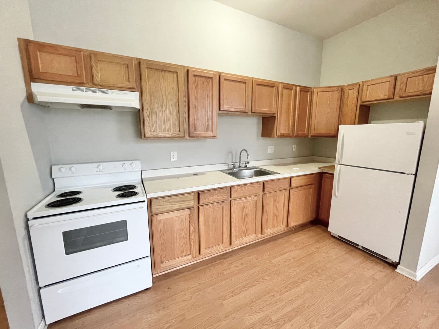 Milwaukee Apartment: 1718-34 E Lafayette Pl
