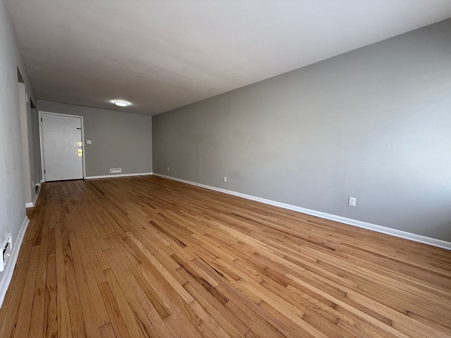 Milwaukee Apartment: 3885 N Humboldt Blvd
