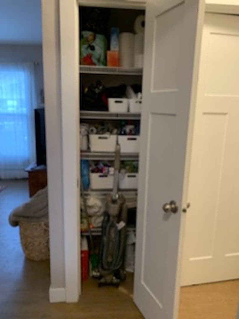 Milwaukee Apartment: 2019 N Farwell Ave