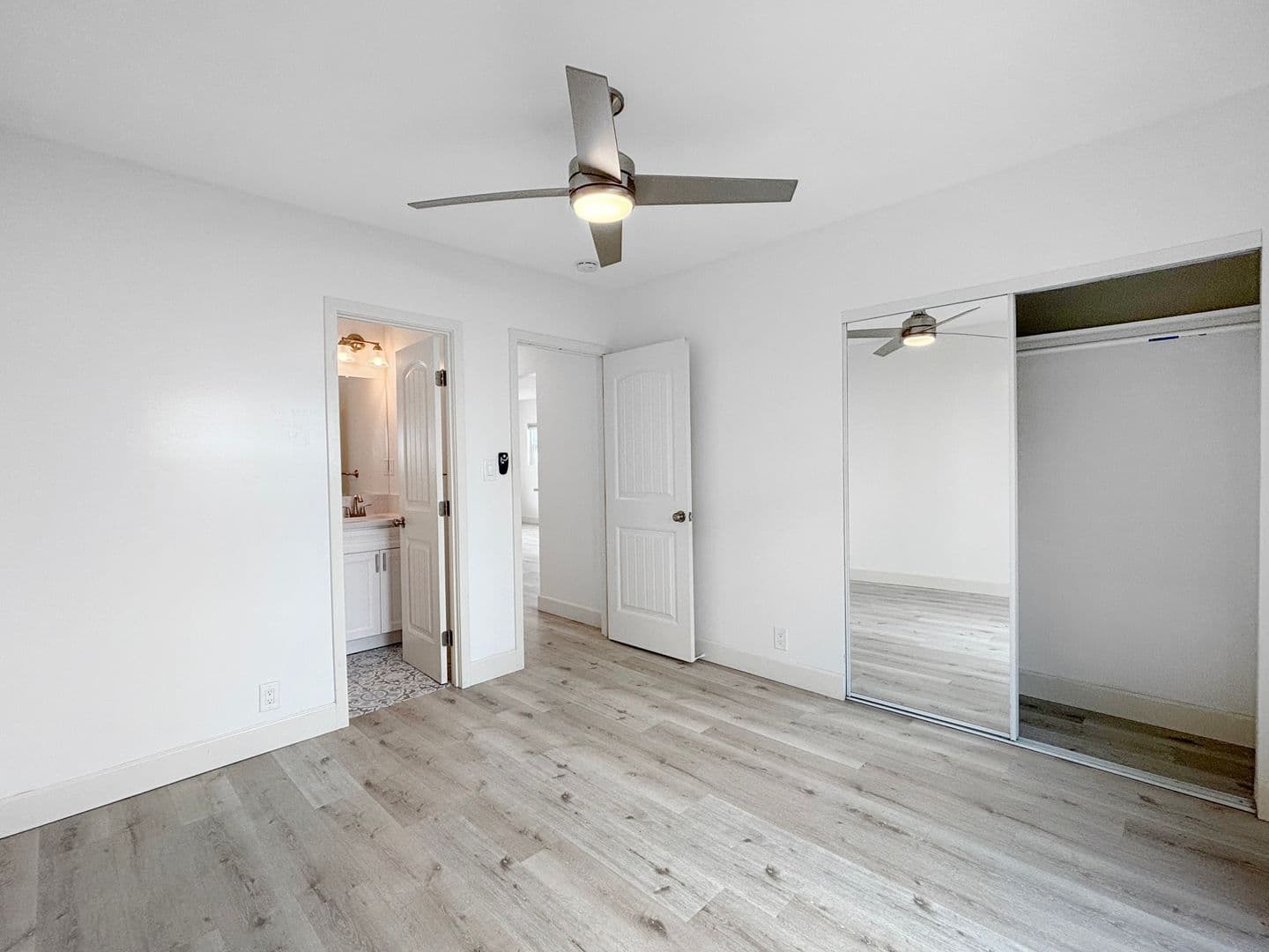 San Diego Apartment: 4368 Swift Ave