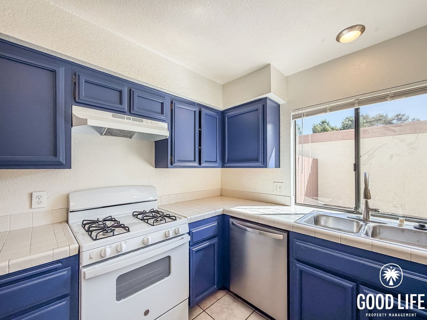 Carlsbad Townhome: 3033 Via Sabinas