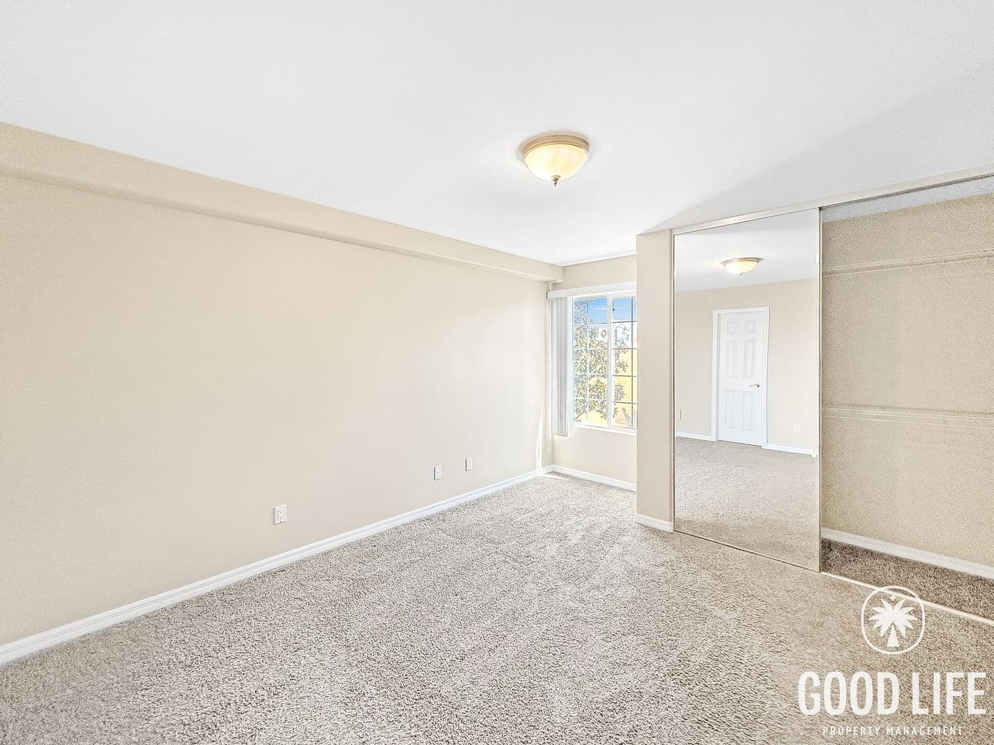San Diego Condo: 5252 Balboa Arms Drive Unit 159