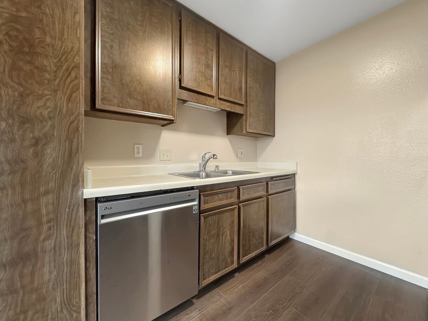 San Diego Condo: 9550 Carroll Canyon Rd #237