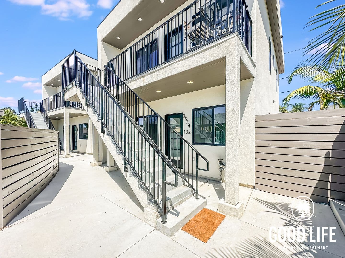 San Diego Apartment: 3582 Hatteras Ave