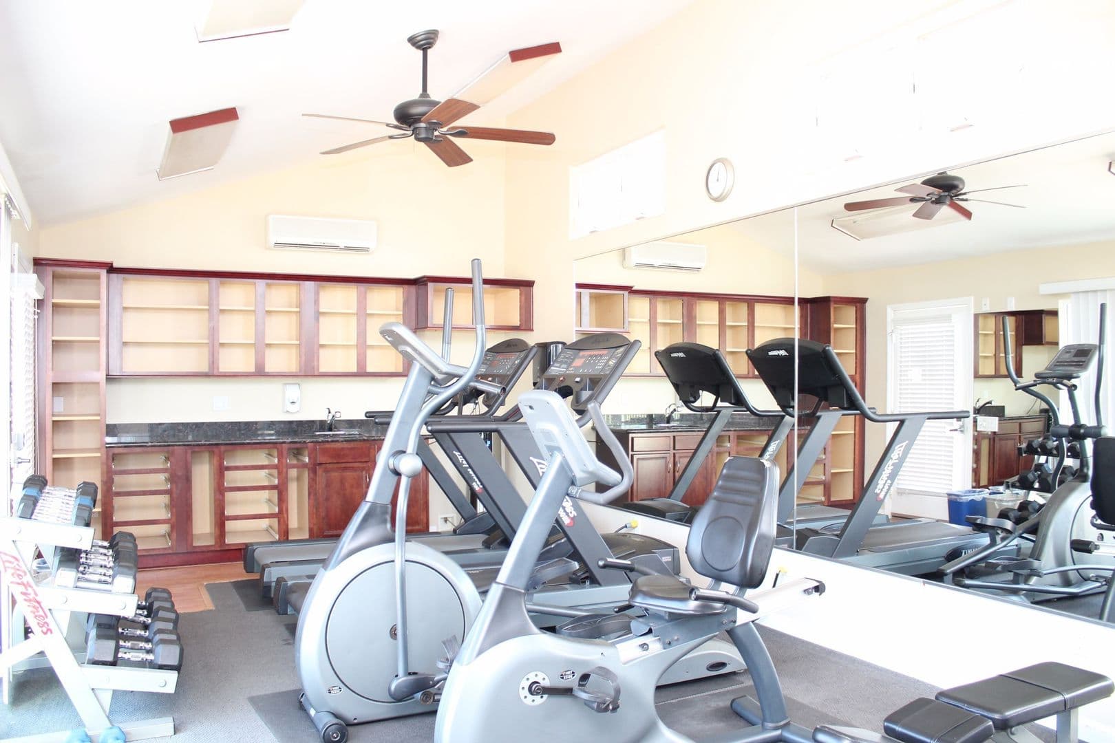 San Diego Condo: 5252 Balboa Arms Drive Unit 159