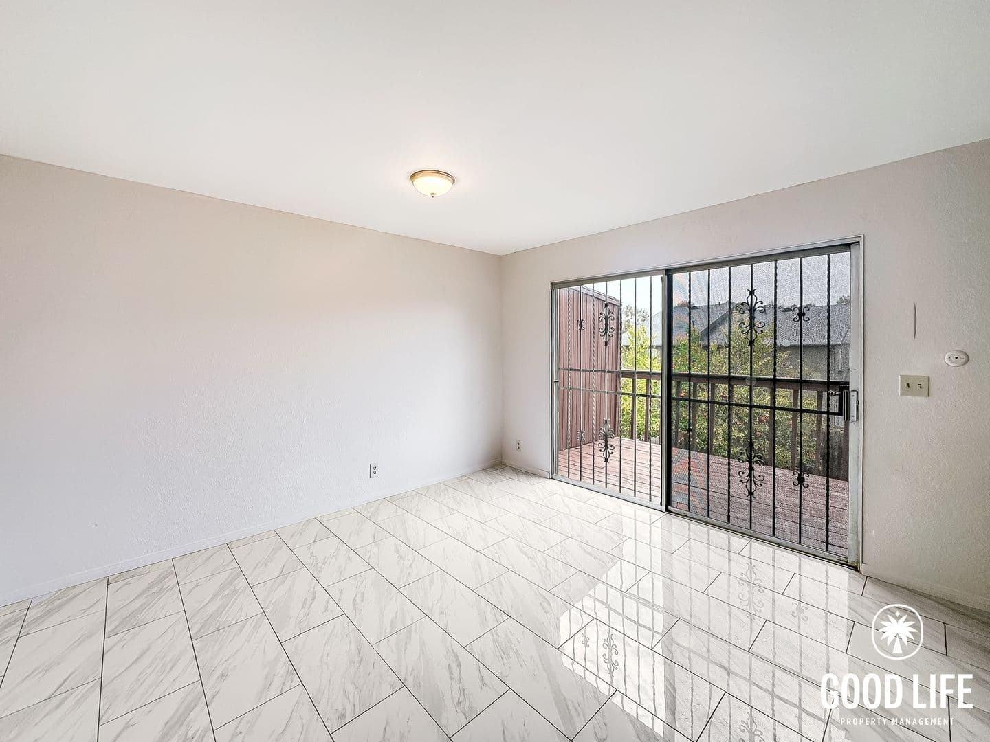 Spring Valley Townhome: 2018 Hawkins Way Unit A
