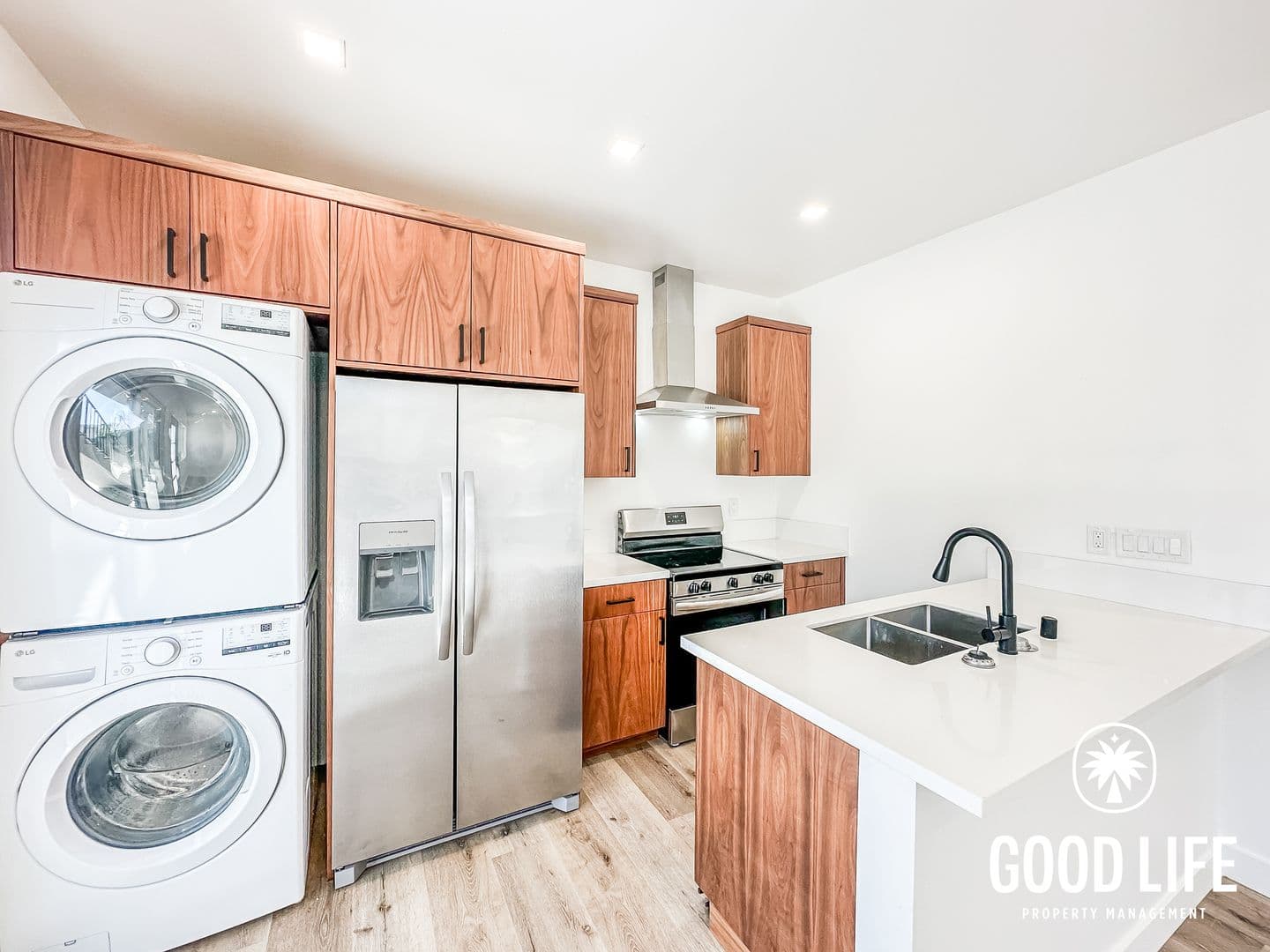 San Diego Apartment: 3582 Hatteras Ave