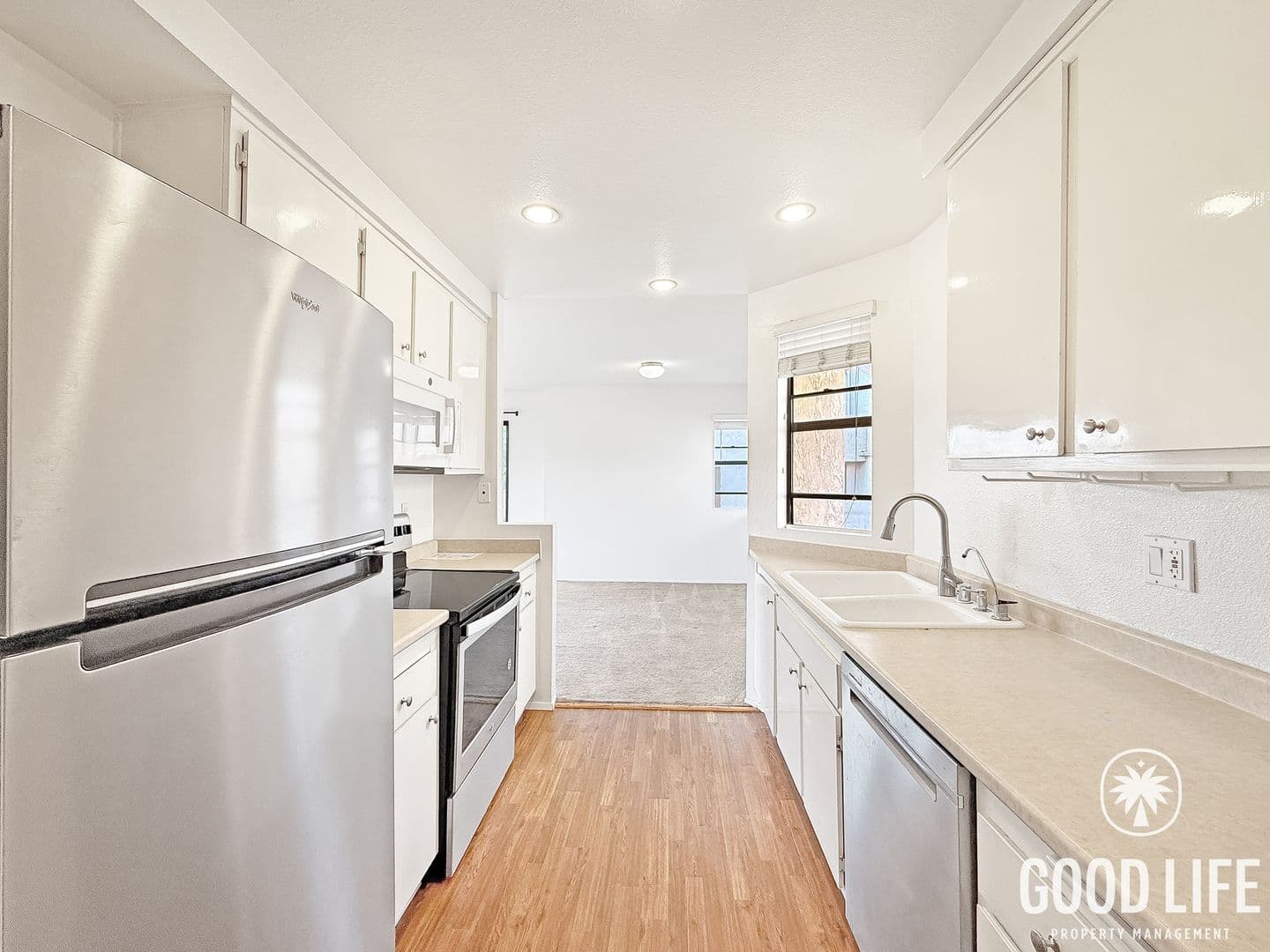 La Jolla Townhome: 8310 Via Sonoma Unit 112