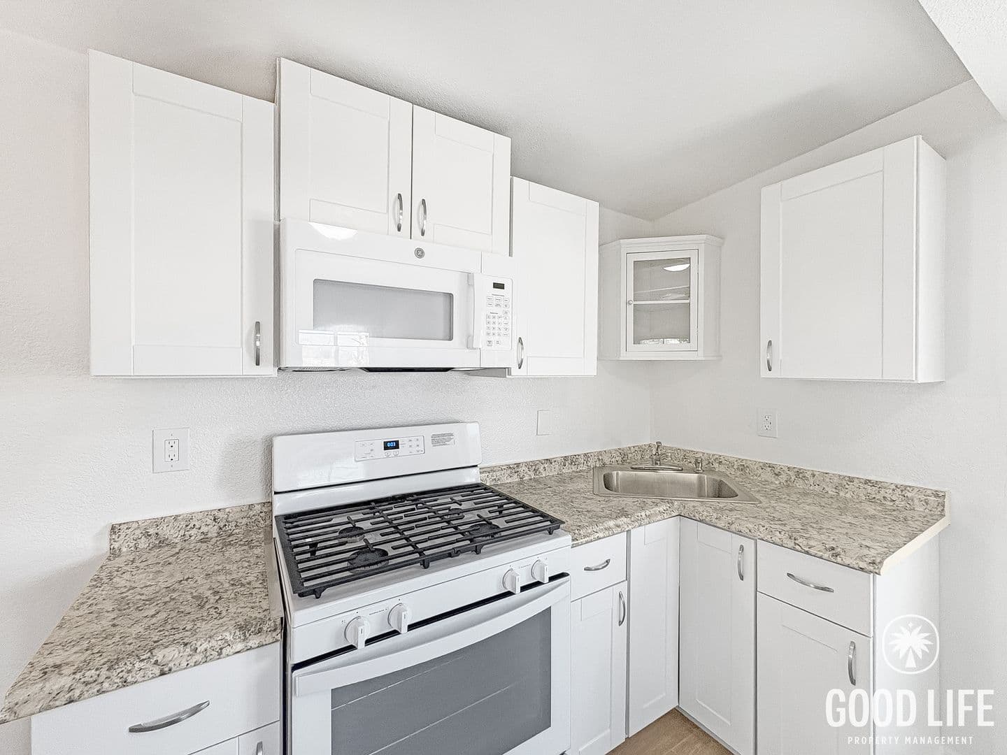 Vista Apartment: 523 N Citrus Ave