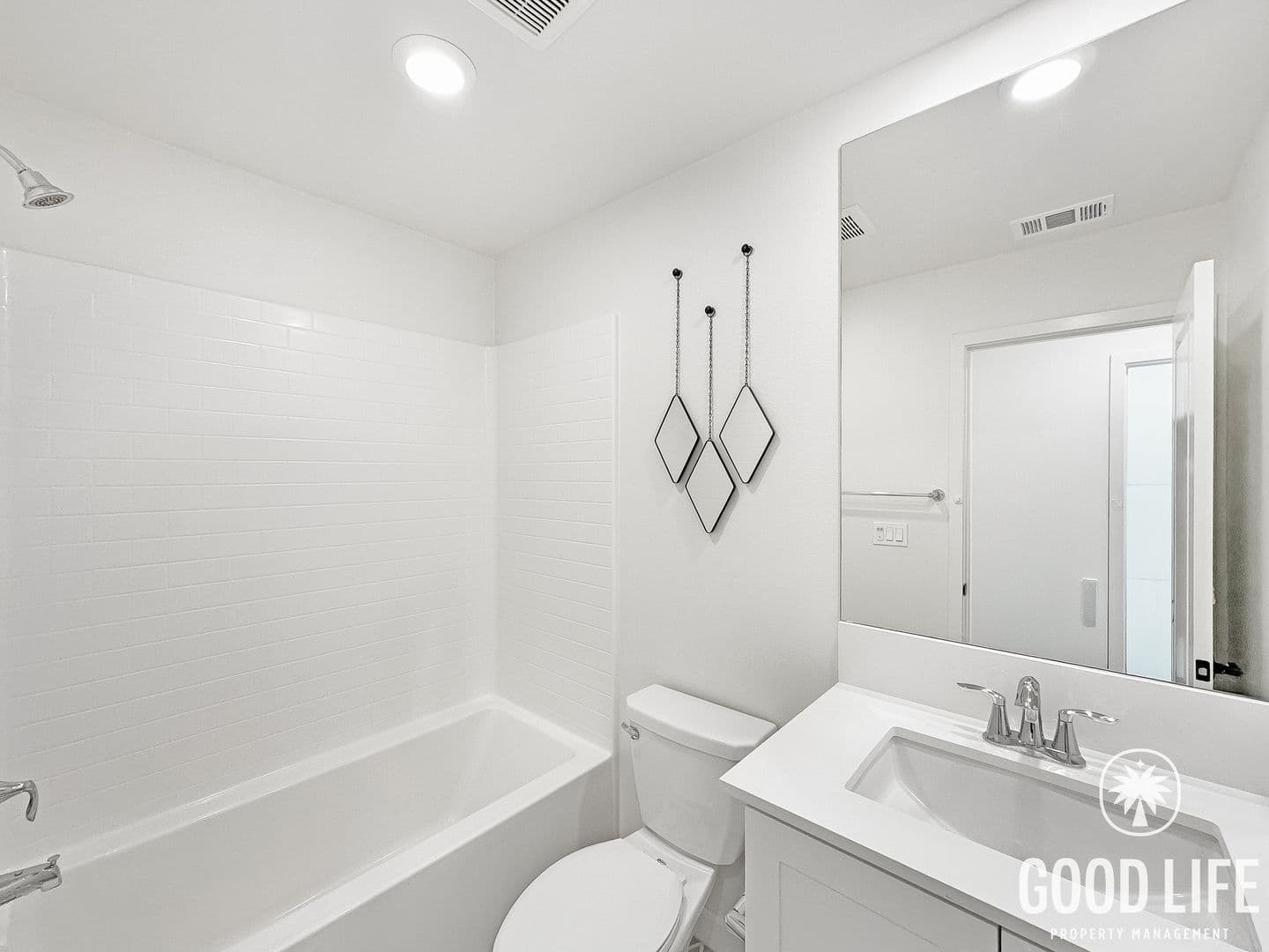 Oceanside Townhome: 4366 Pacifica Way Unit 3