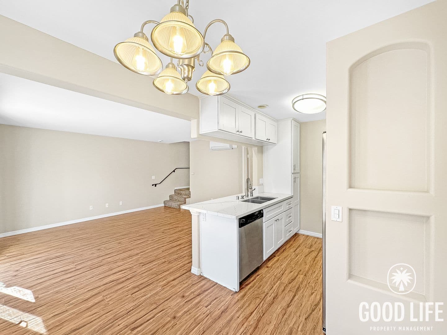 San Diego Condo: 5252 Balboa Arms Drive Unit 159