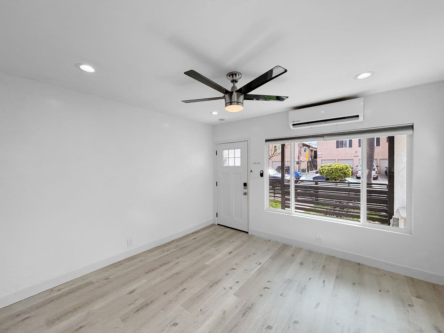 San Diego Apartment: 4368 Swift Ave
