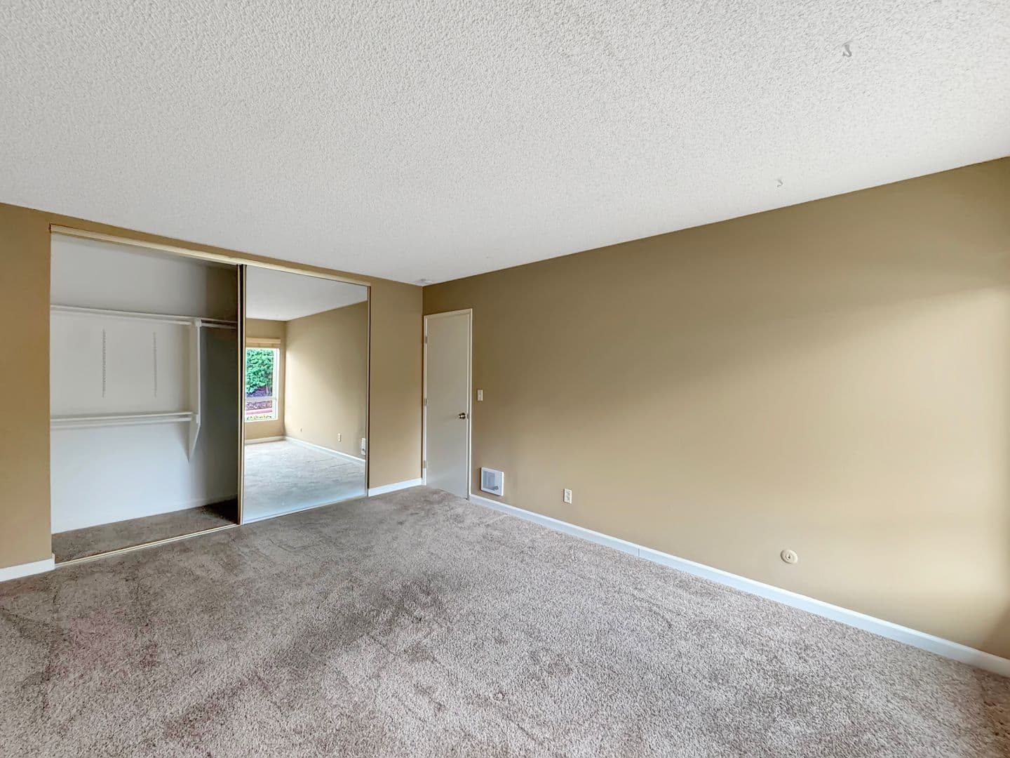 San Diego Condo: 9550 Carroll Canyon Rd #237