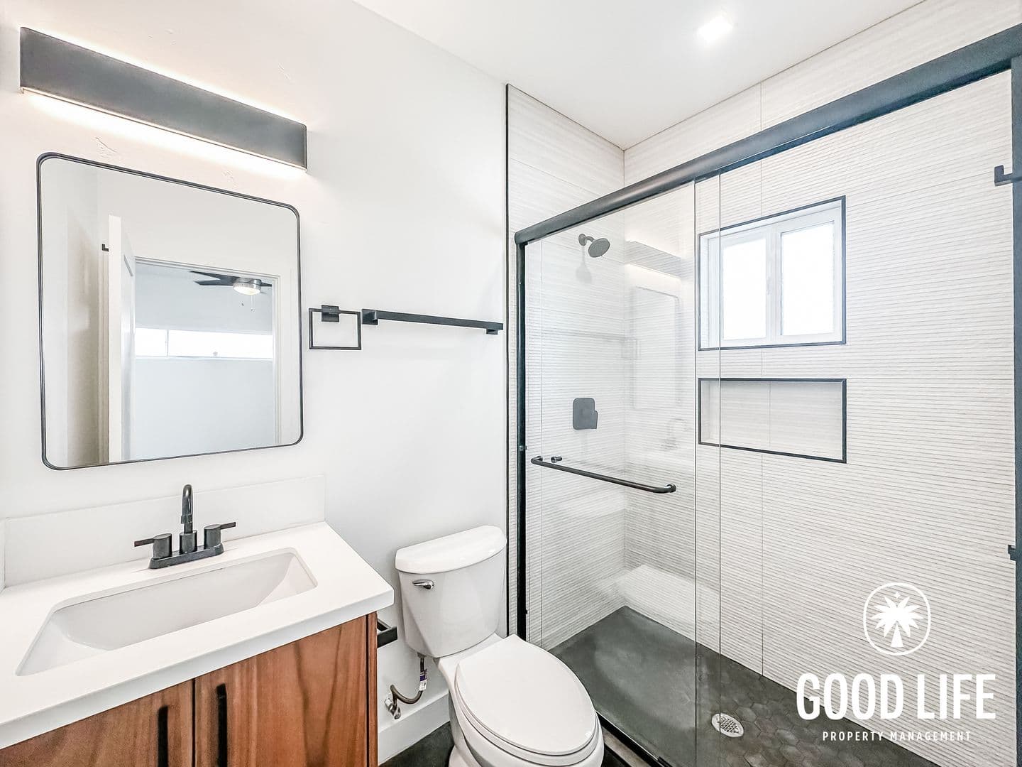 San Diego Apartment: 3582 Hatteras Ave