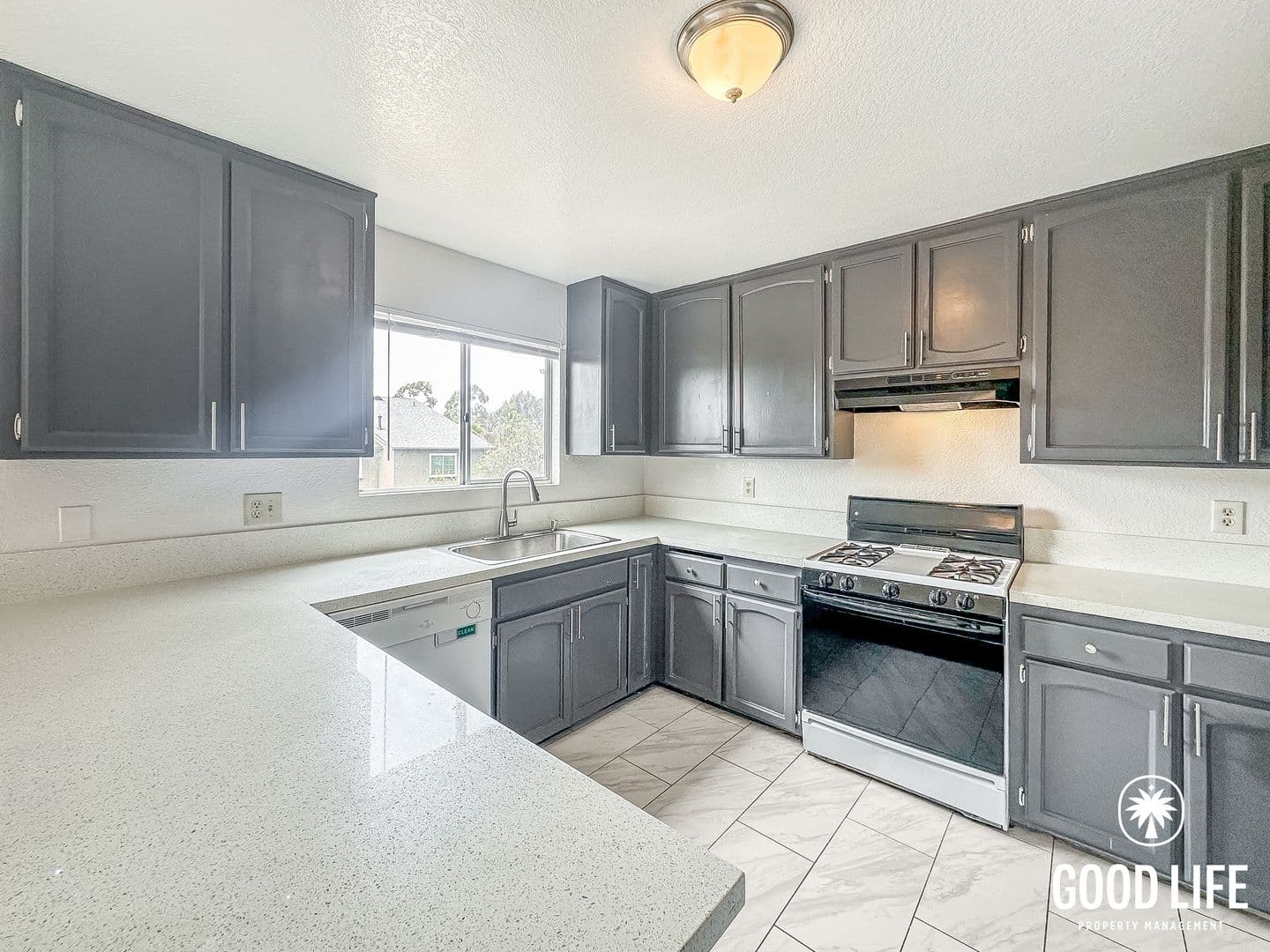 Spring Valley Townhome: 2018 Hawkins Way Unit A