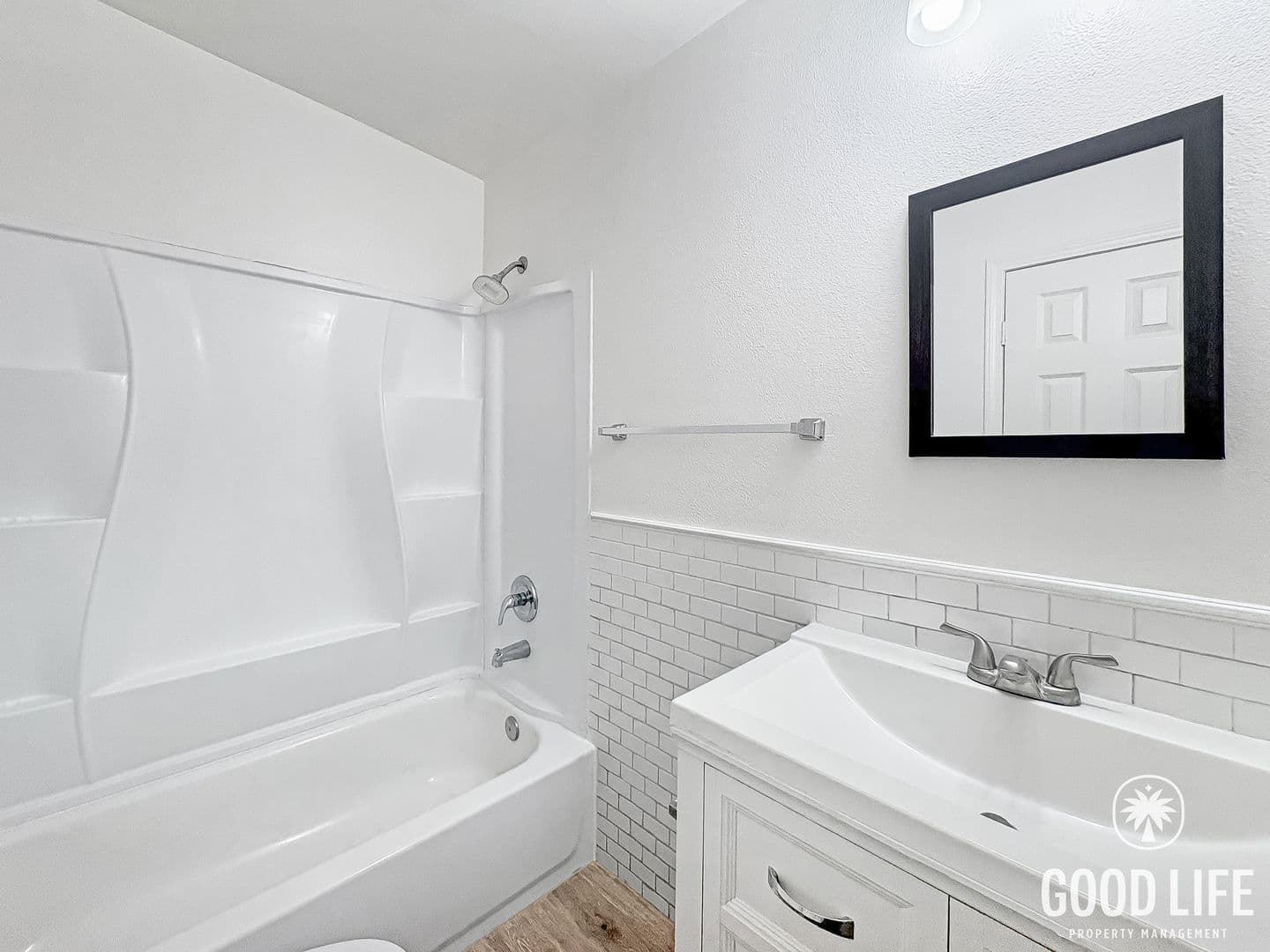Vista Apartment: 523 N Citrus Ave