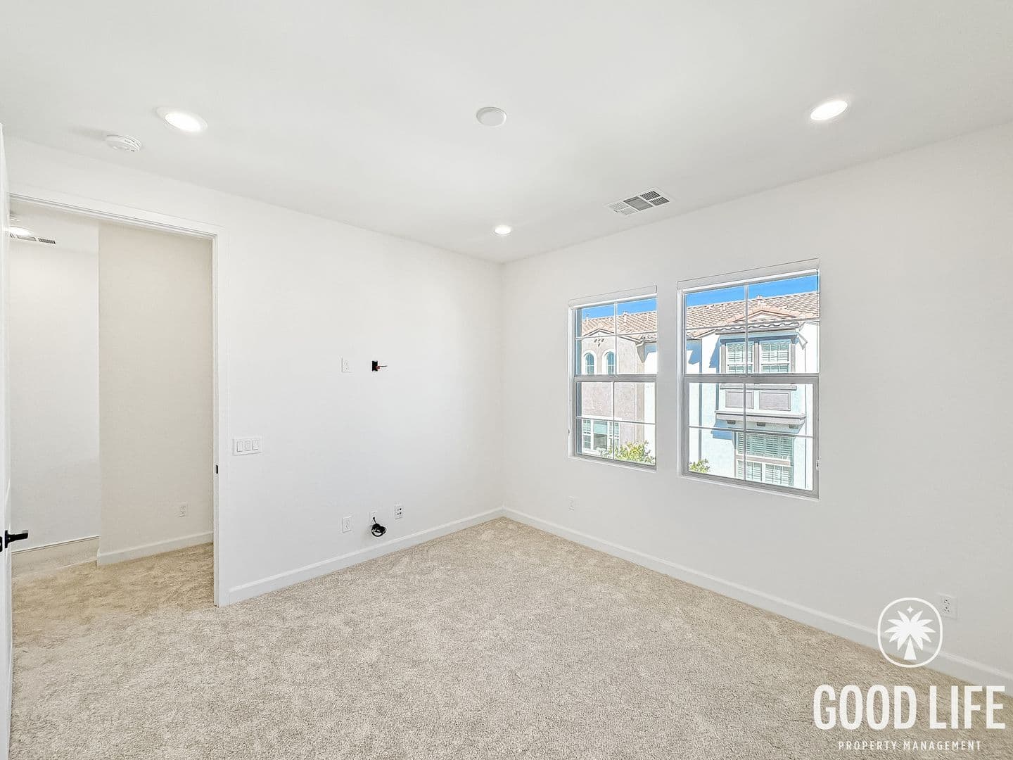 Oceanside Townhome: 4366 Pacifica Way Unit 3