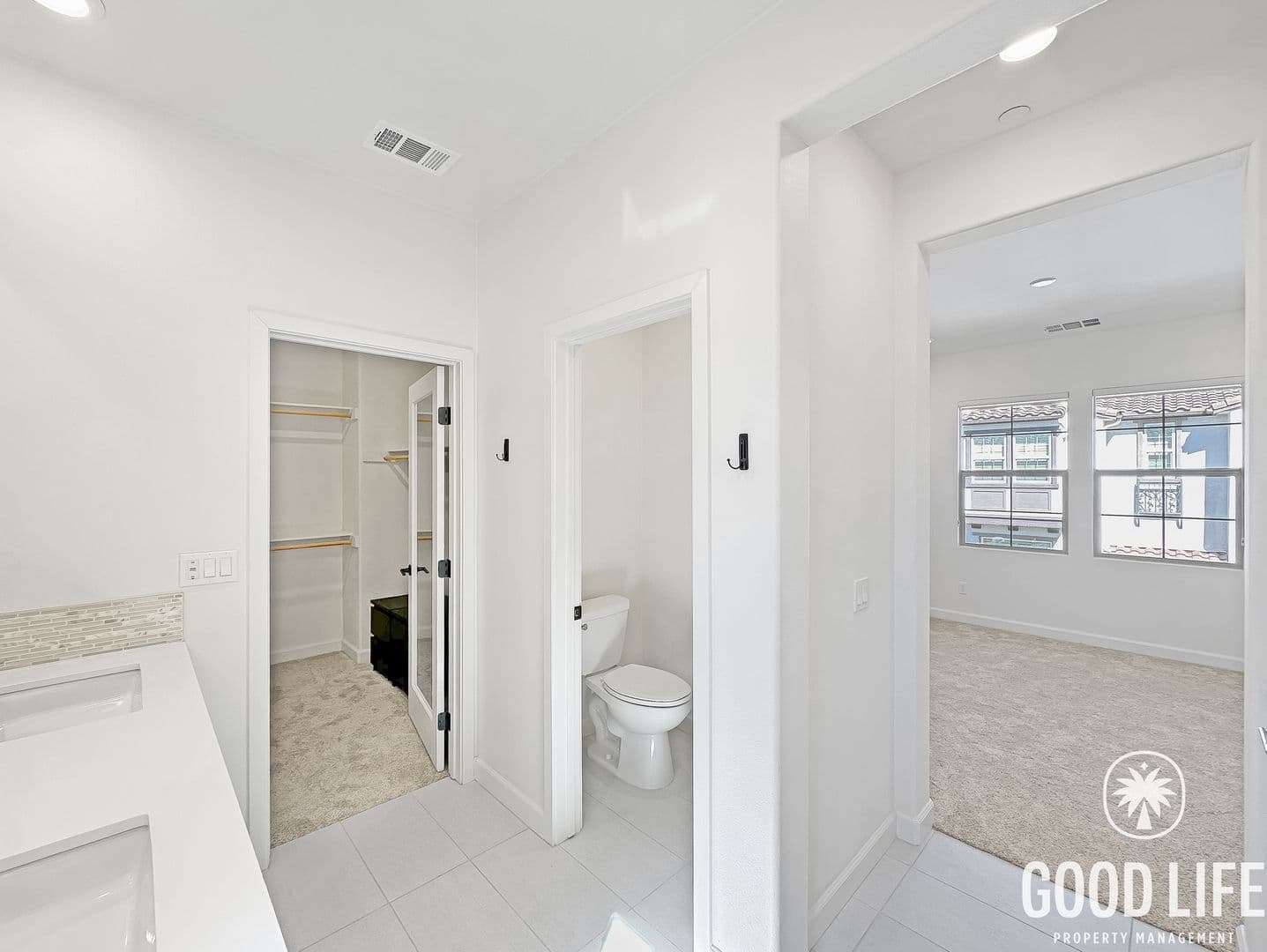 Oceanside Townhome: 4366 Pacifica Way Unit 3