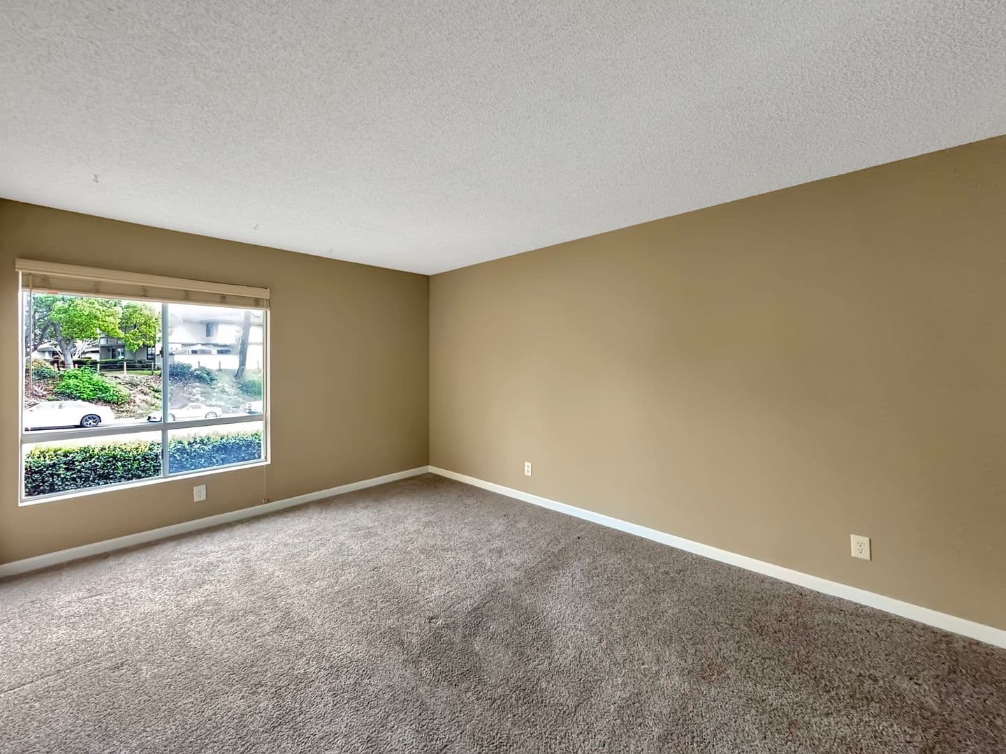 San Diego Condo: 9550 Carroll Canyon Rd #237