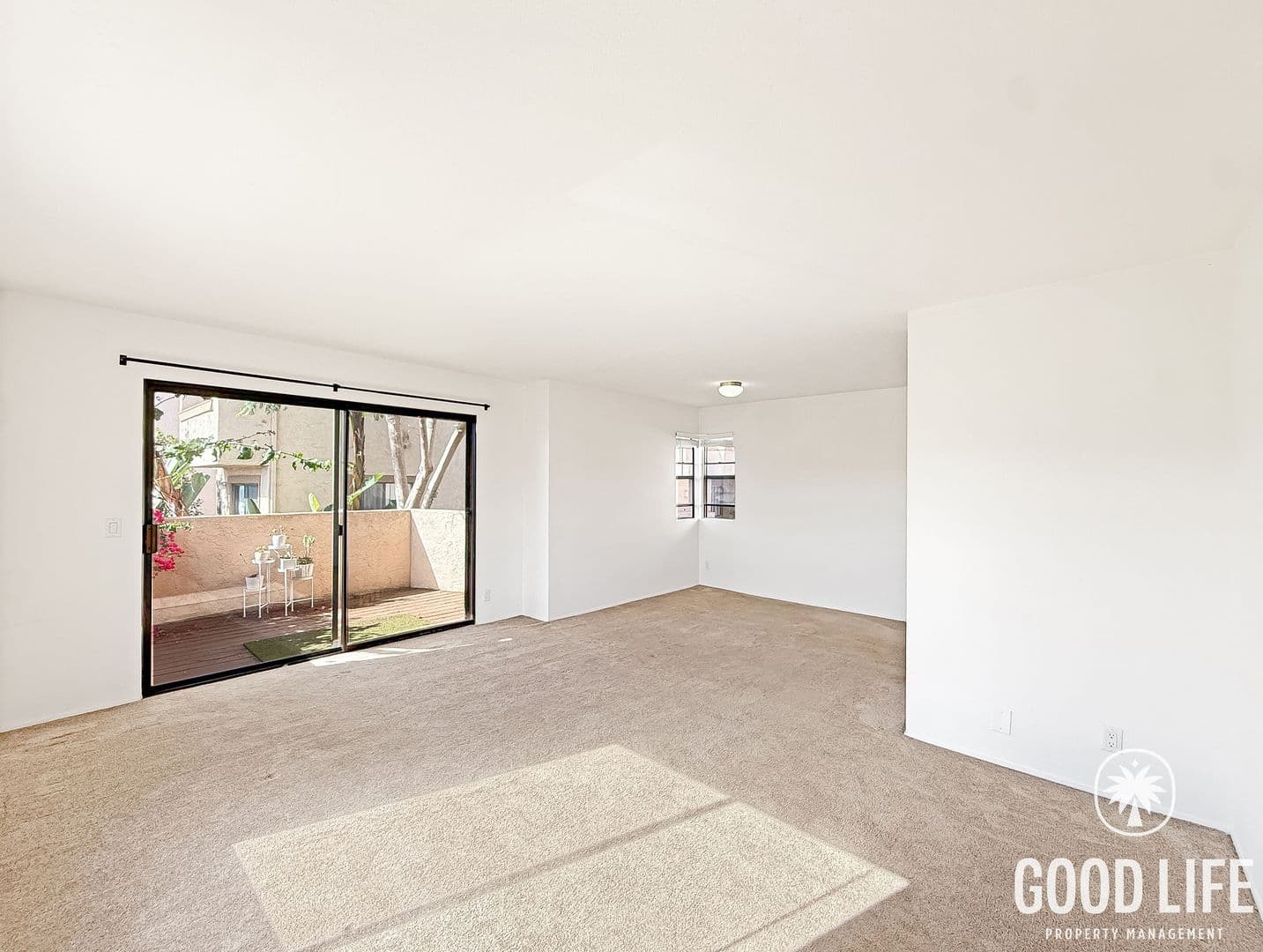 La Jolla Townhome: 8310 Via Sonoma Unit 112